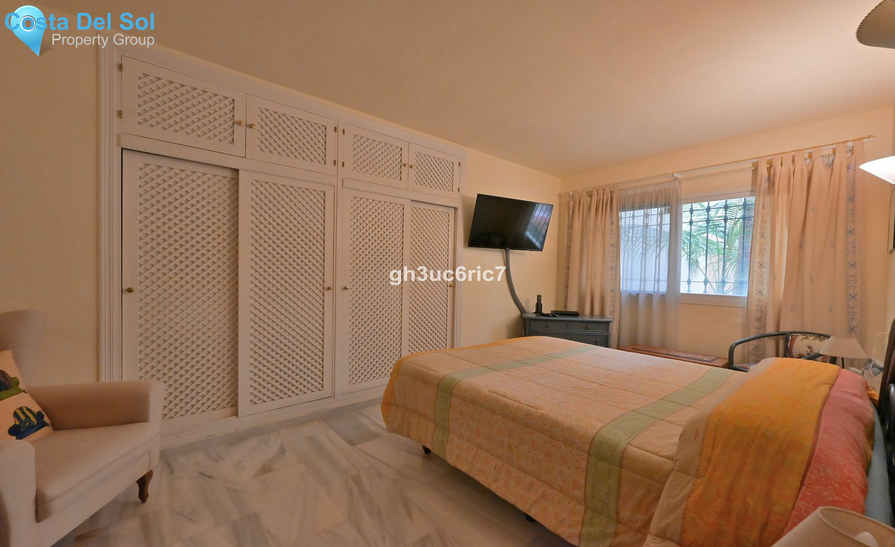 Middle Floor Apartment in Calahonda-1531929
