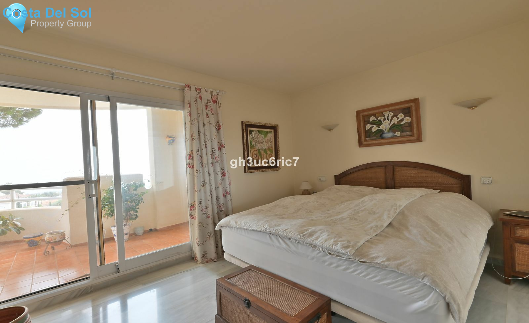 Middle Floor Apartment in Calahonda-1531919