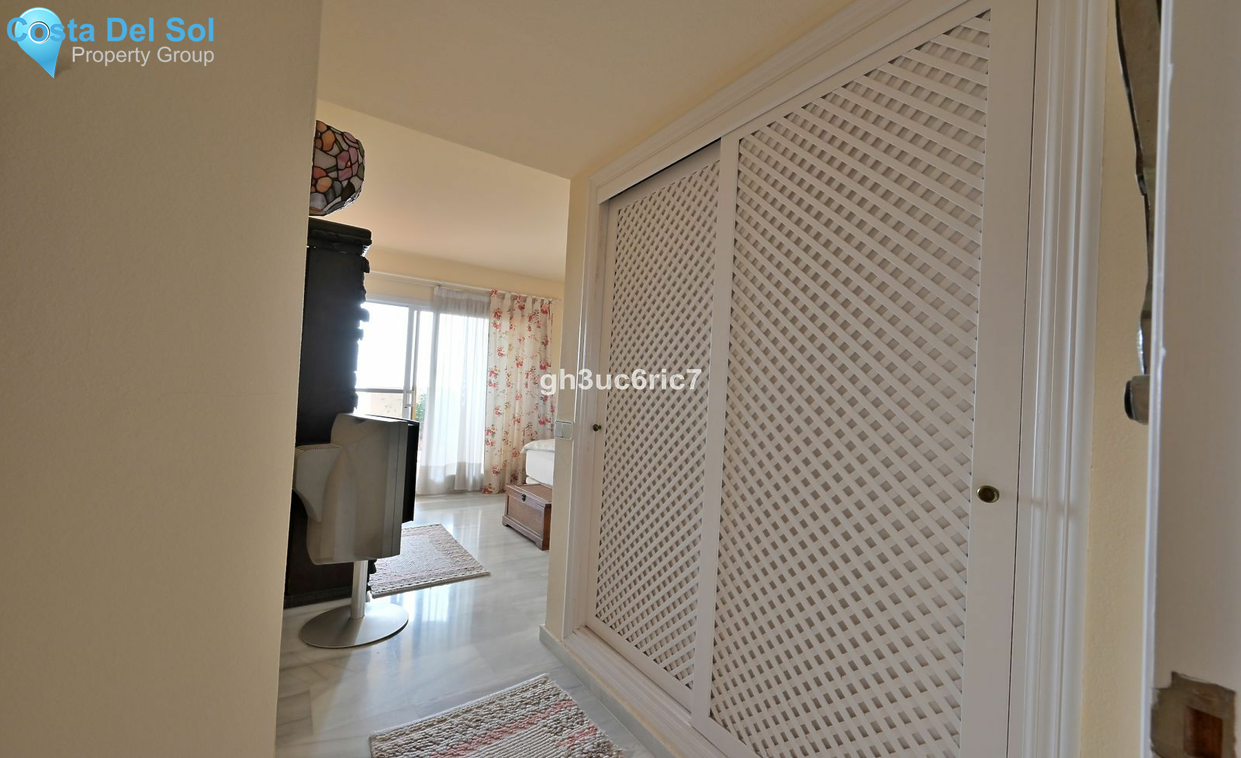 Middle Floor Apartment in Calahonda-1531921