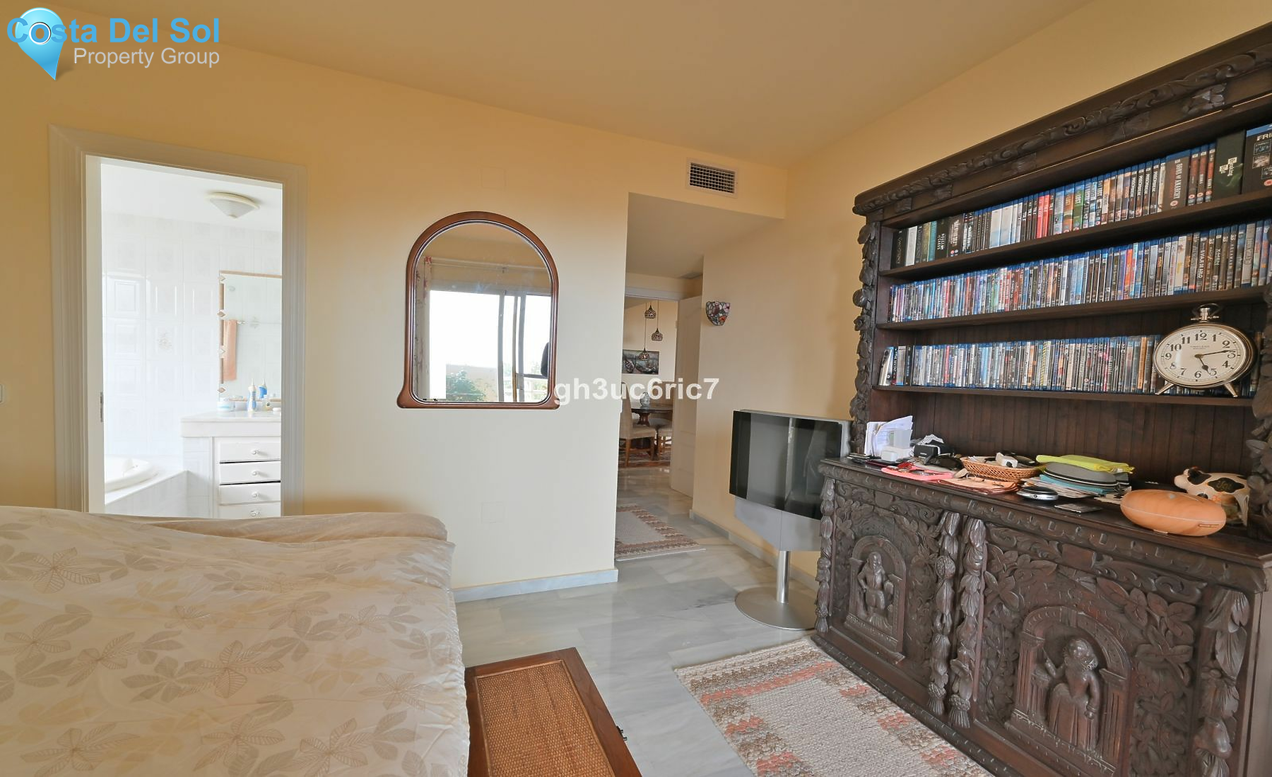 Middle Floor Apartment in Calahonda-1531922