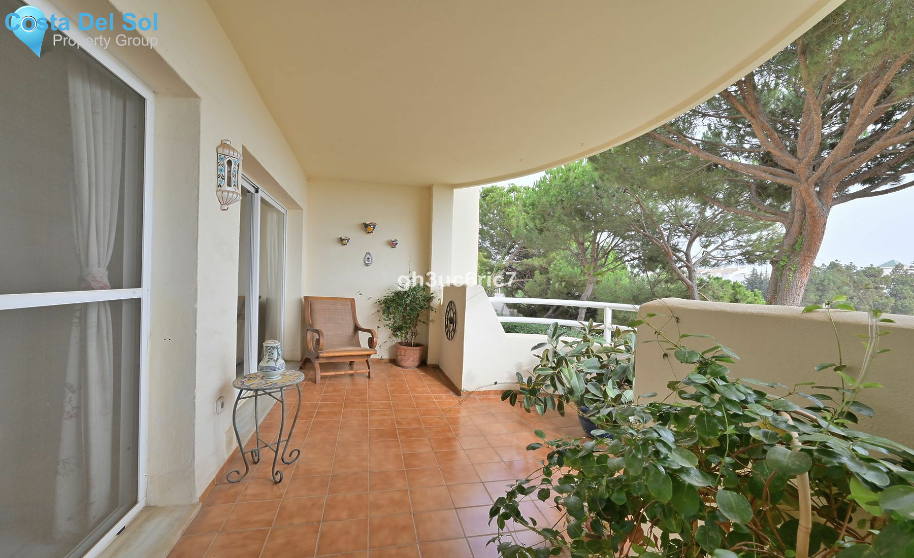 Middle Floor Apartment in Calahonda-1531924