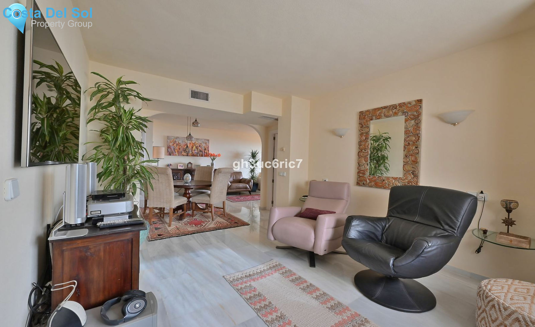 Middle Floor Apartment in Calahonda-1531925