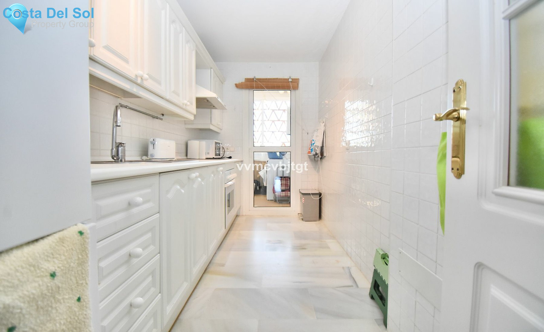 Middle Floor Apartment in Calahonda-1531991