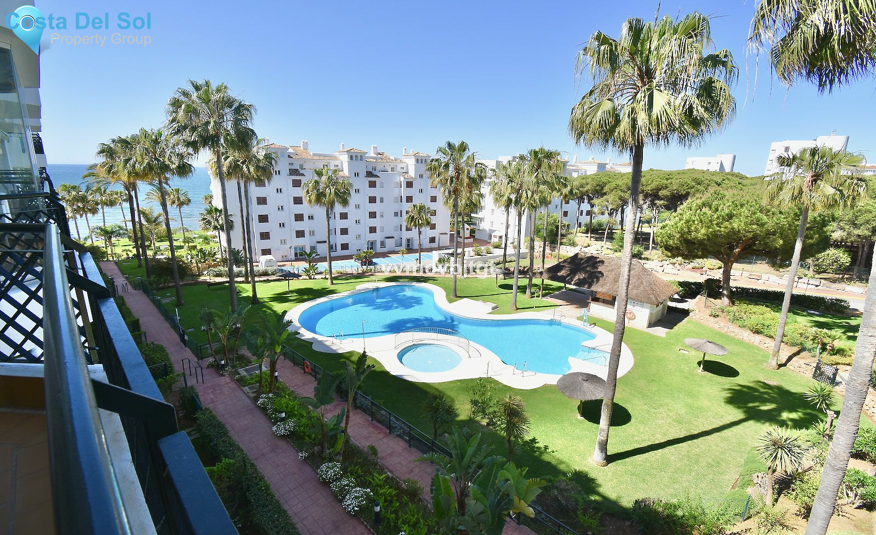 Middle Floor Apartment in Calahonda-1531982