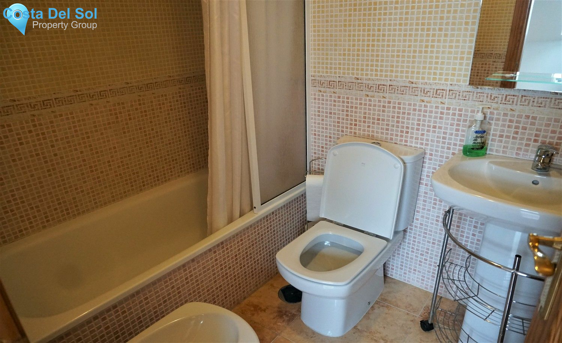 Middle Floor Apartment in Caleta de Vélez-1399197