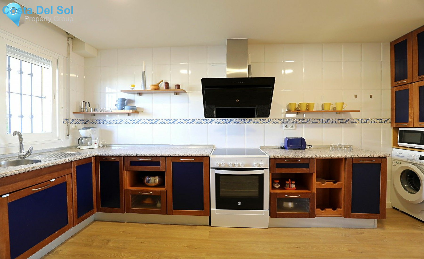 Middle Floor Apartment in Caleta de Vélez-1532996