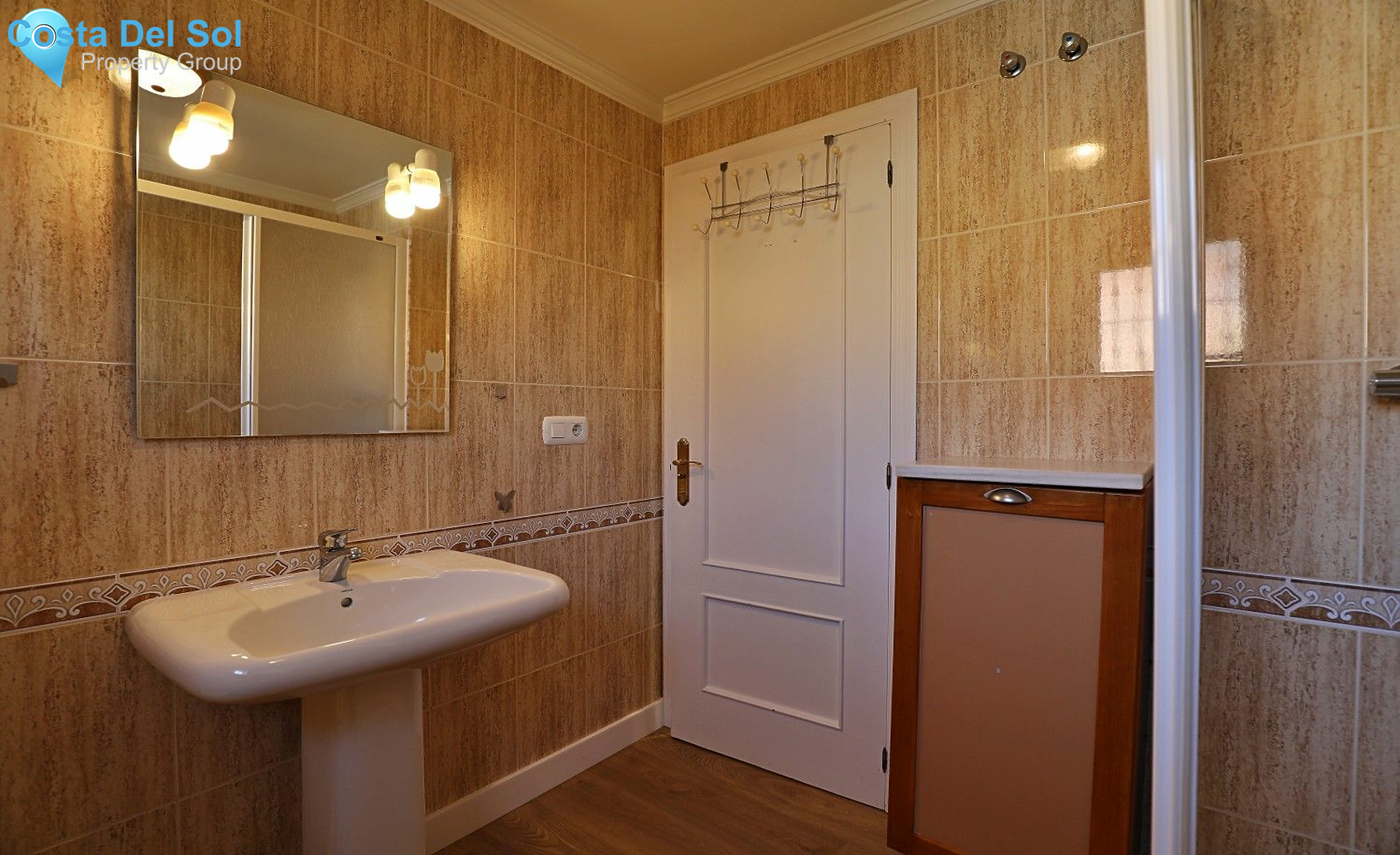 Middle Floor Apartment in Caleta de Vélez-1533000