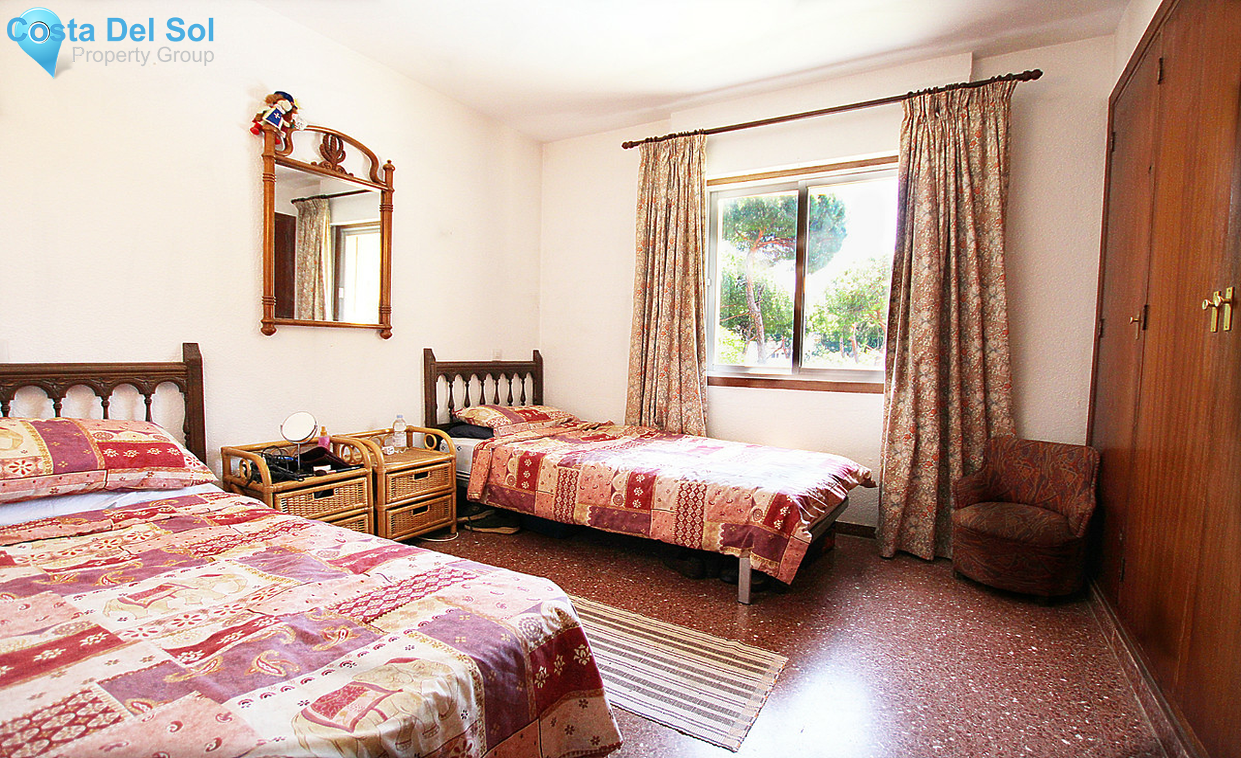 Middle Floor Apartment in Calypso-1319561