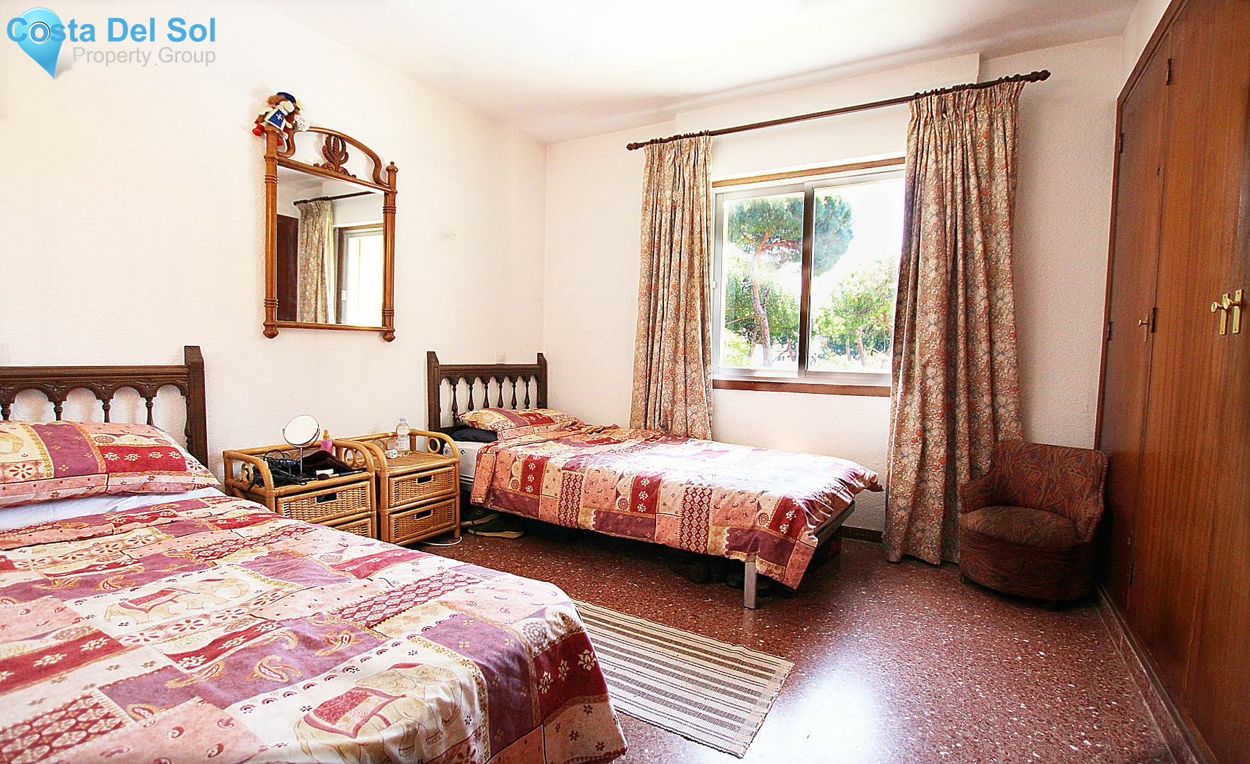 Middle Floor Apartment in Calypso-1473071