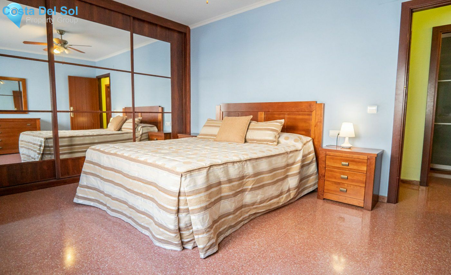 Middle Floor Apartment in Capuchinos-1547997