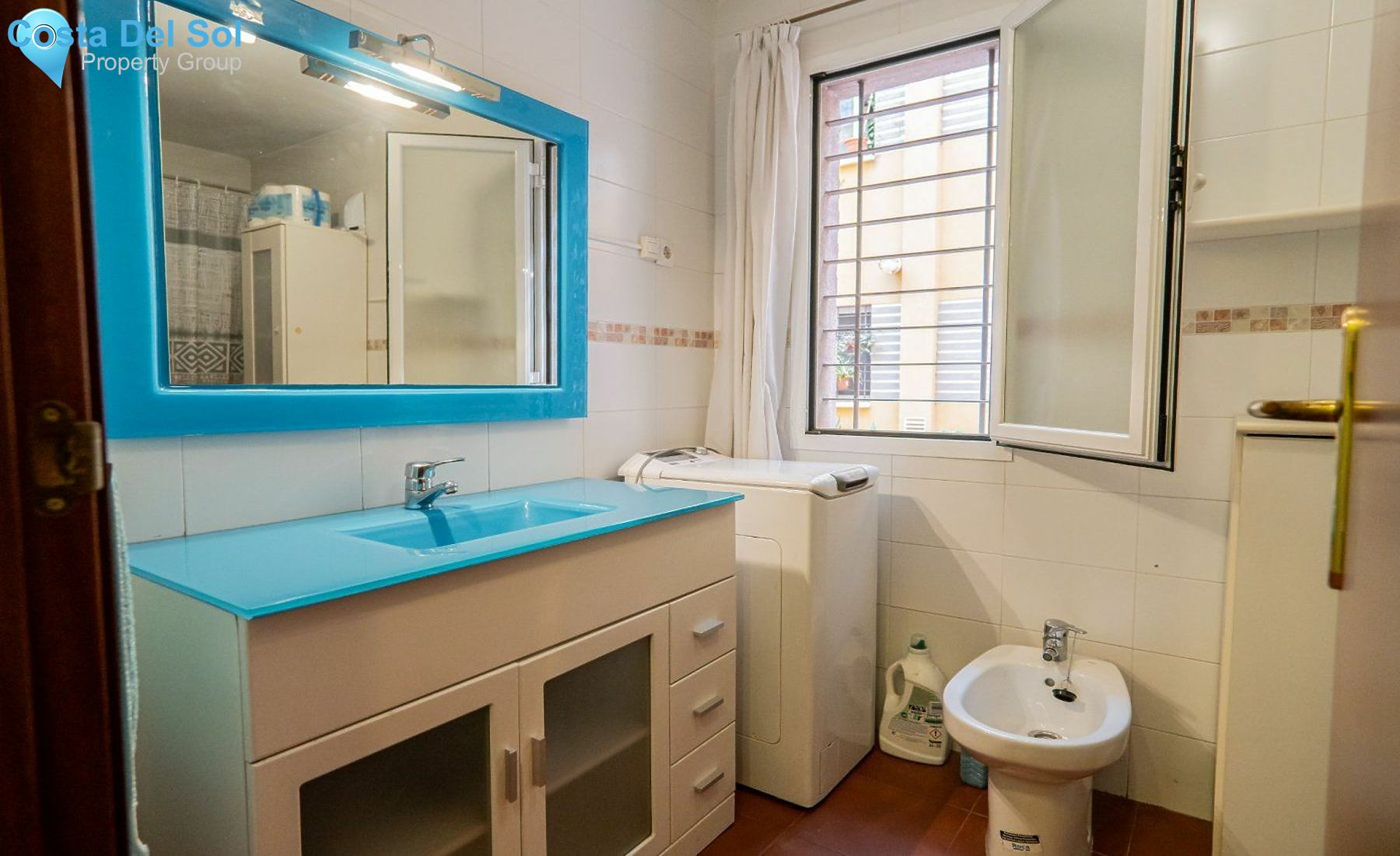 Middle Floor Apartment in Capuchinos-1548005