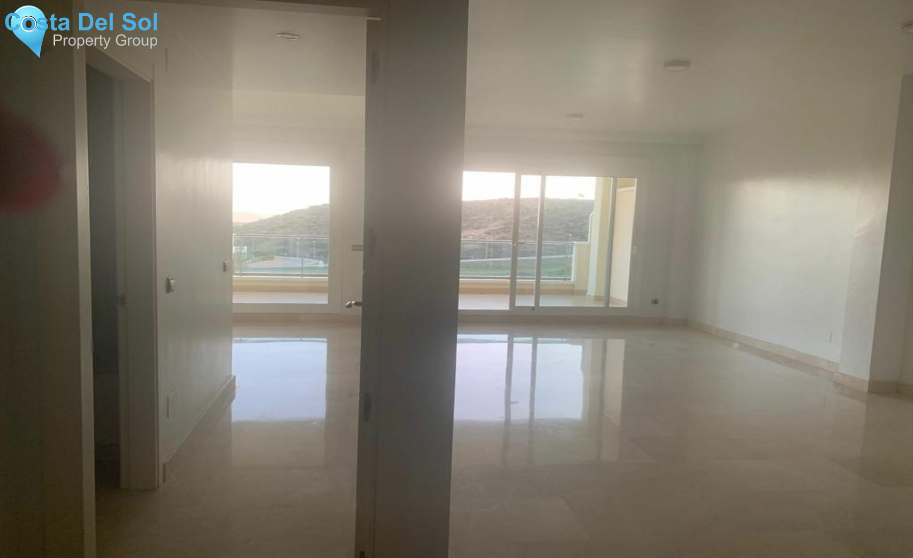 Middle Floor Apartment in Cerros del Aguila-1428924