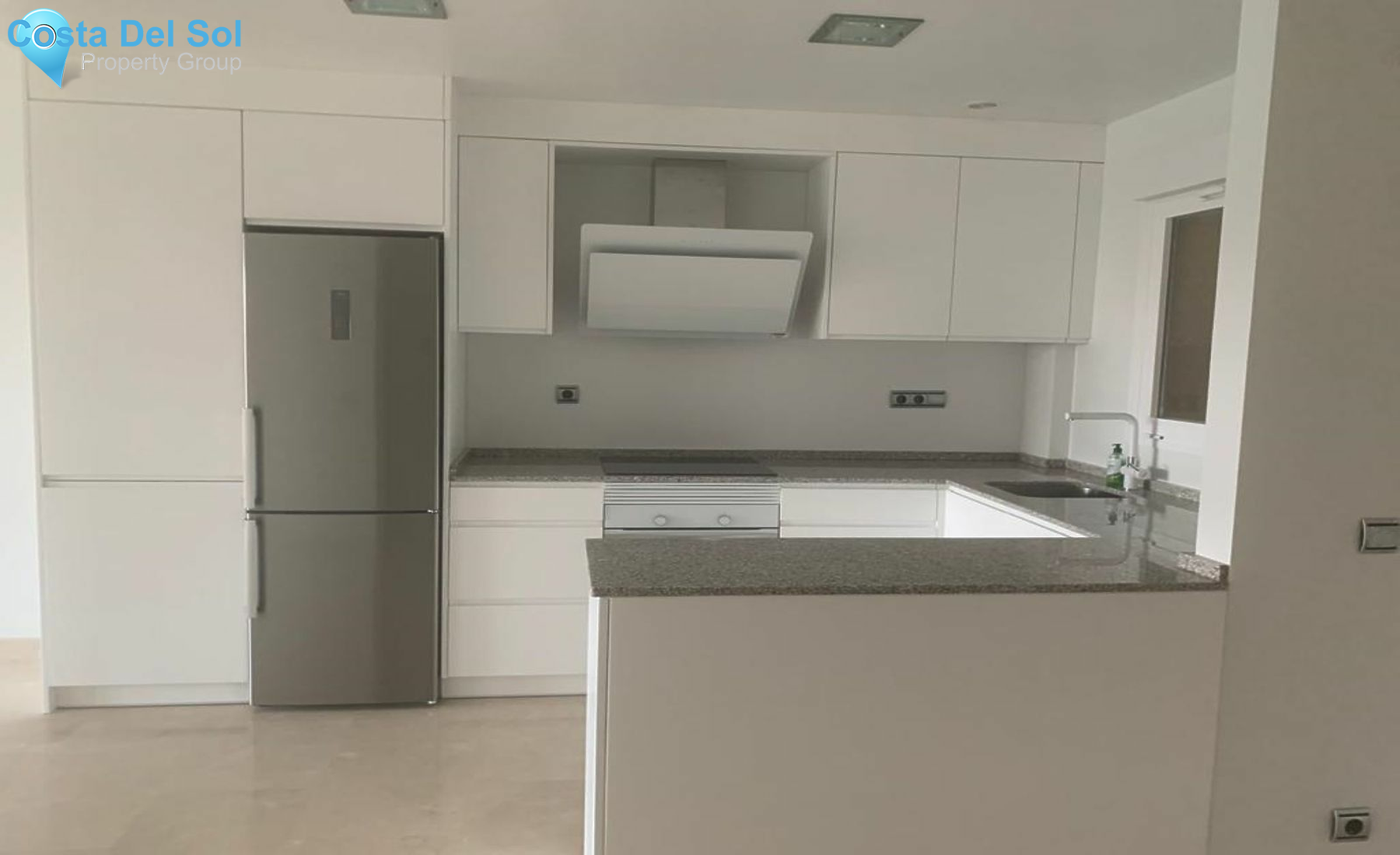 Middle Floor Apartment in Cerros del Aguila-1428931