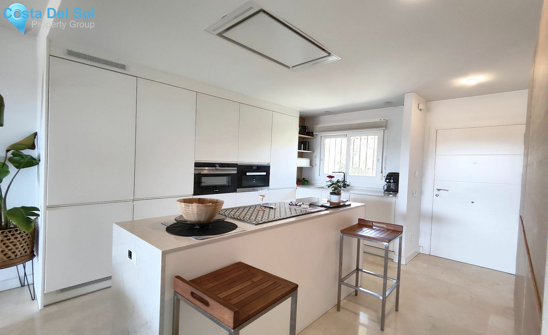 Middle Floor Apartment in Cerros del Aguila-1548072