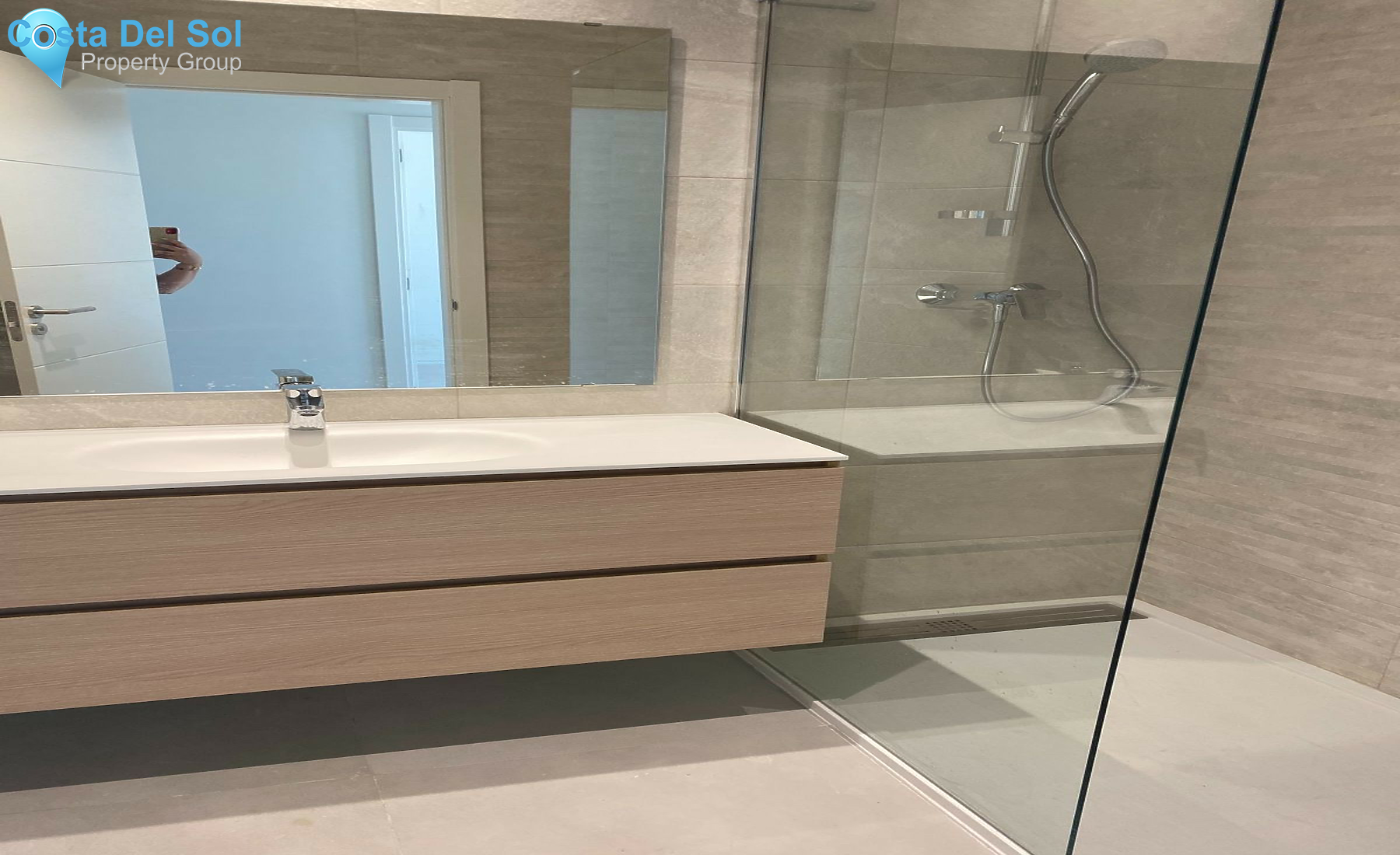 Middle Floor Apartment in El Paraiso-1284408