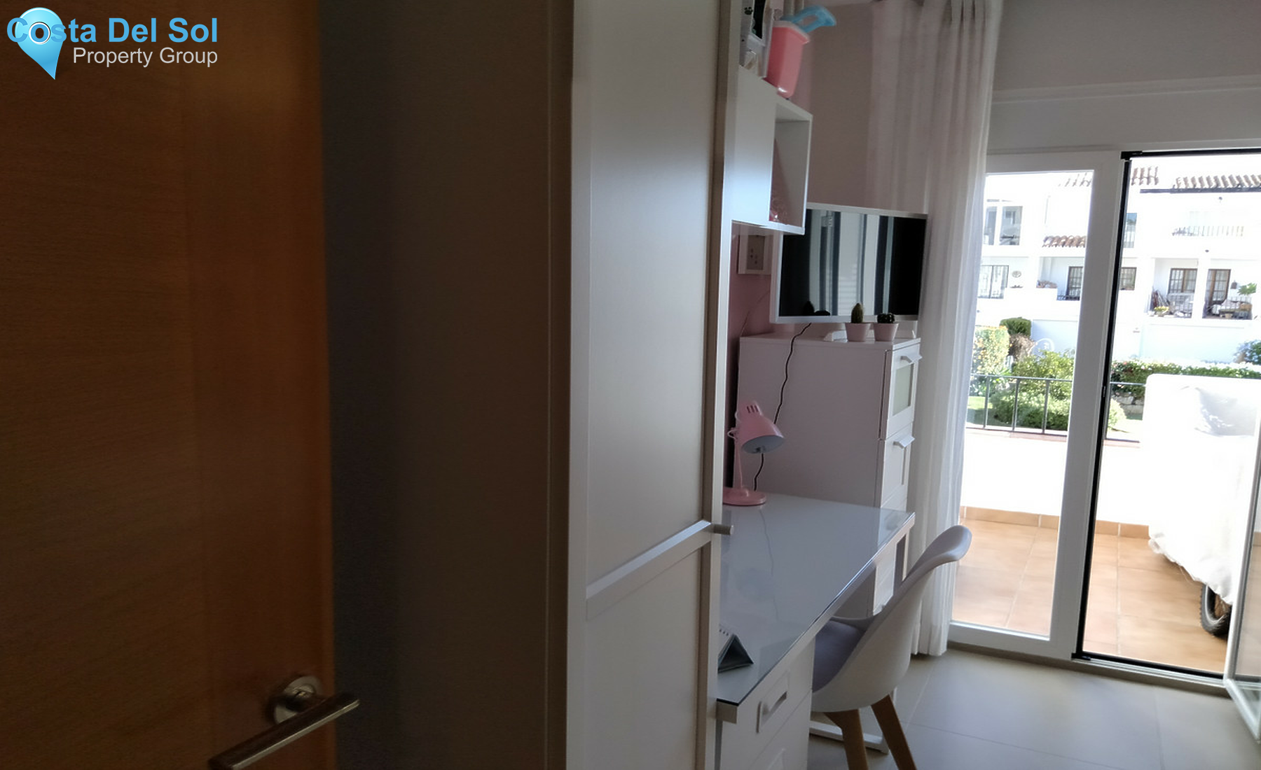 Middle Floor Apartment in El Paraiso-703631