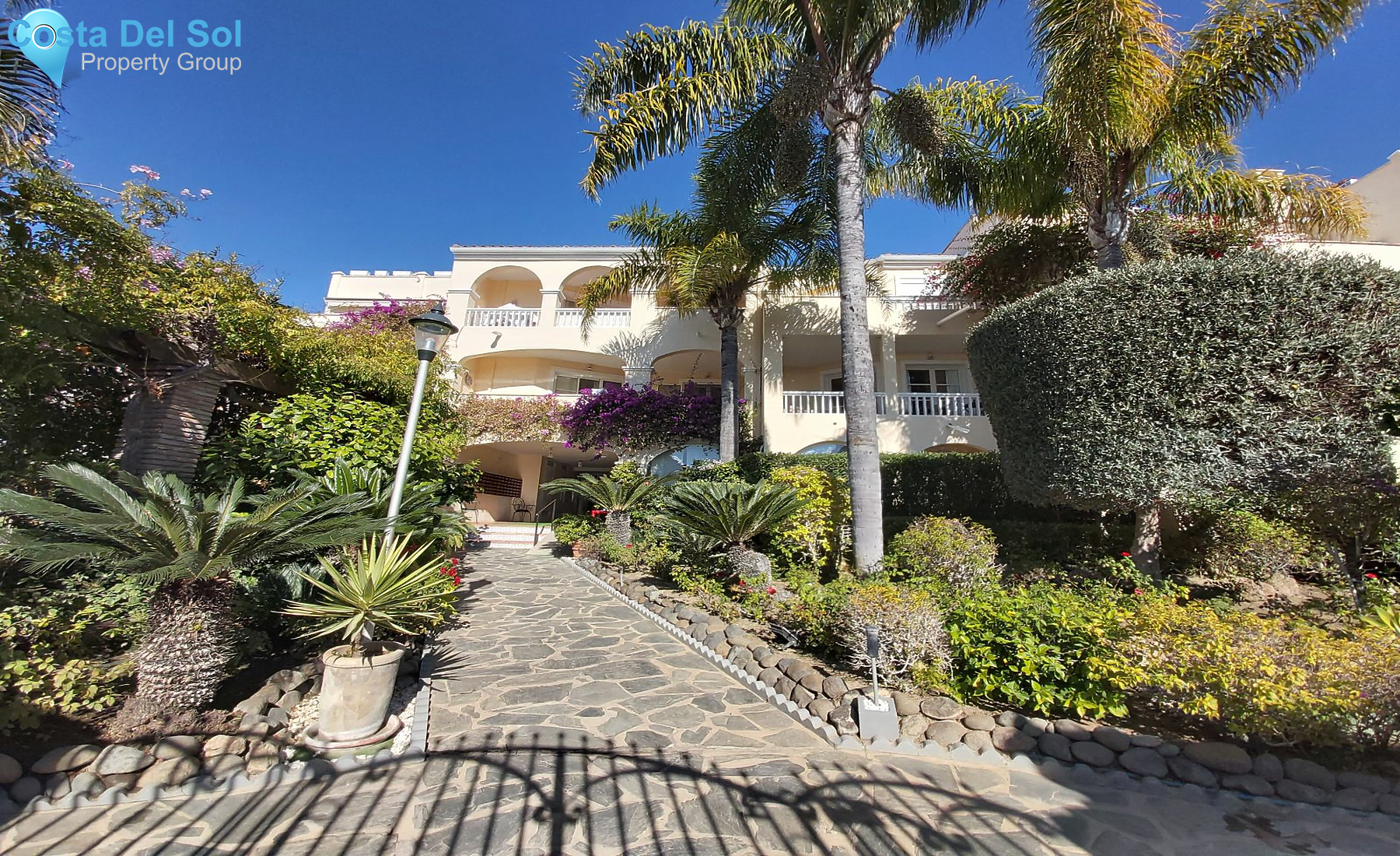 Middle Floor Apartment in El Paraiso-1134645