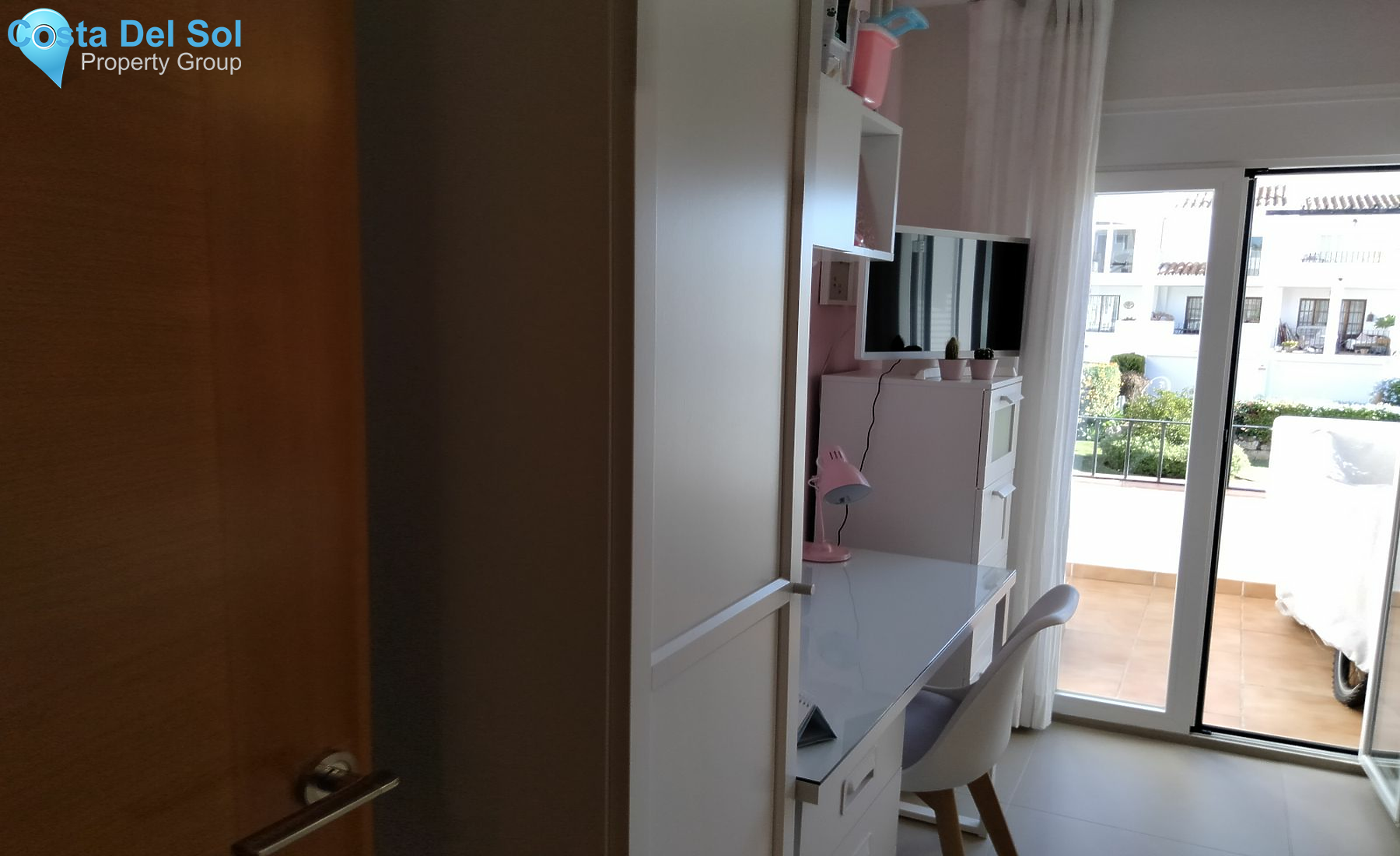 Middle Floor Apartment in El Paraiso-1157090