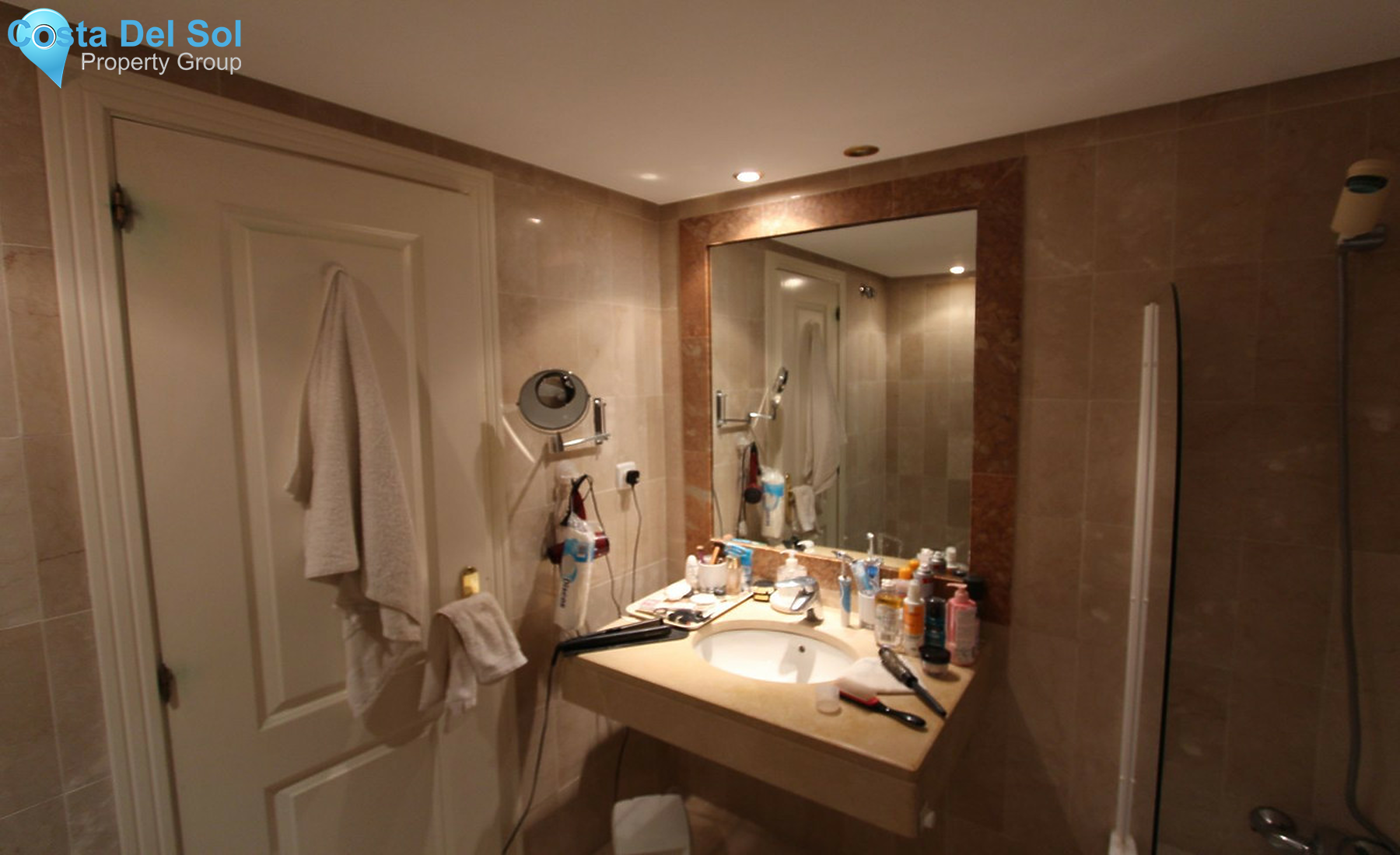 Middle Floor Apartment in El Presidente