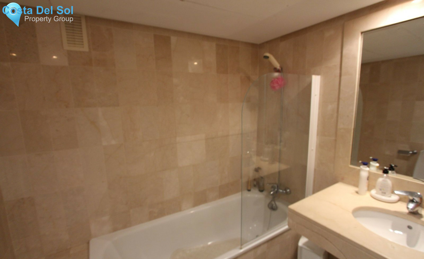 Middle Floor Apartment in El Presidente-1503680