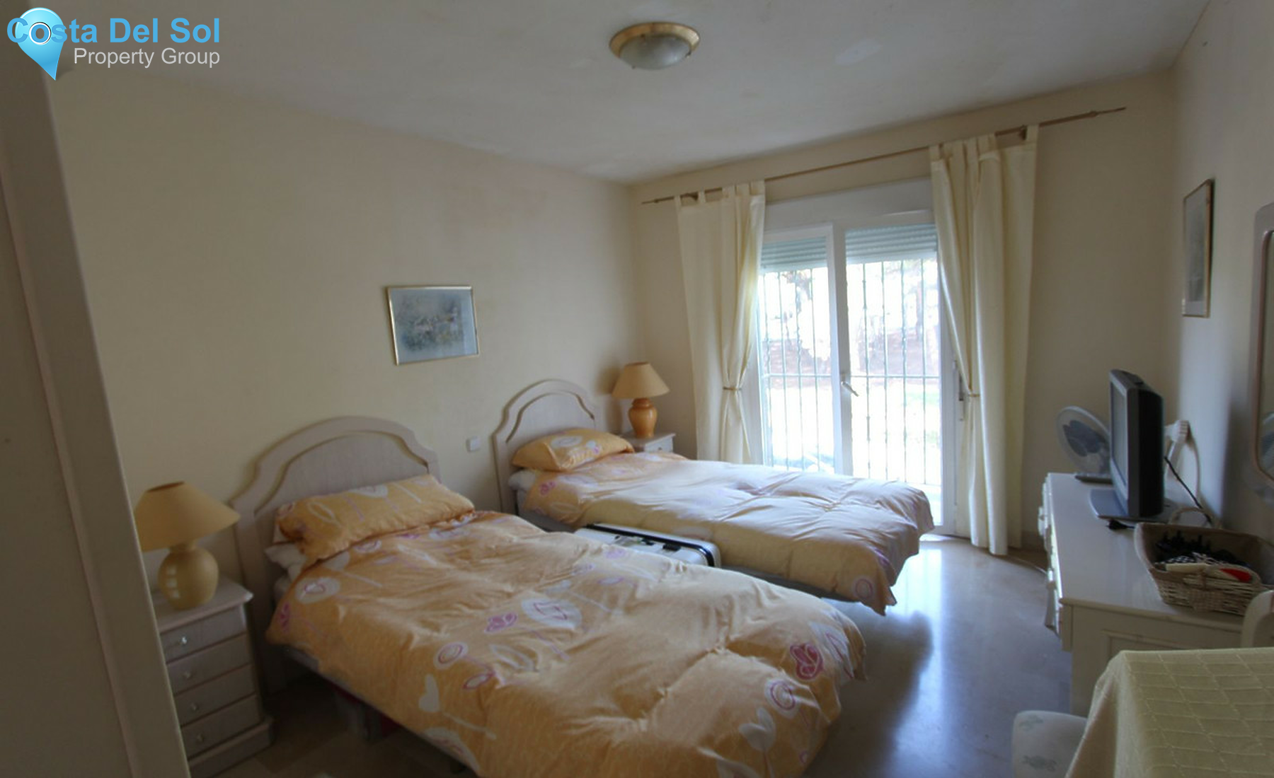 Middle Floor Apartment in El Presidente-1503677