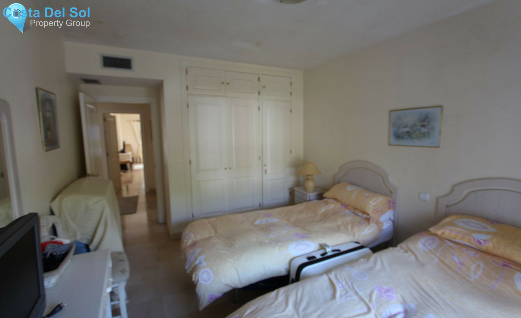 Middle Floor Apartment in El Presidente-1503678