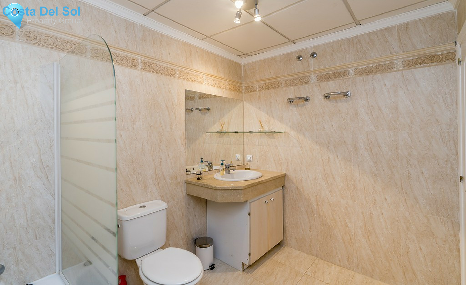 Middle Floor Apartment in Elviria-1255097