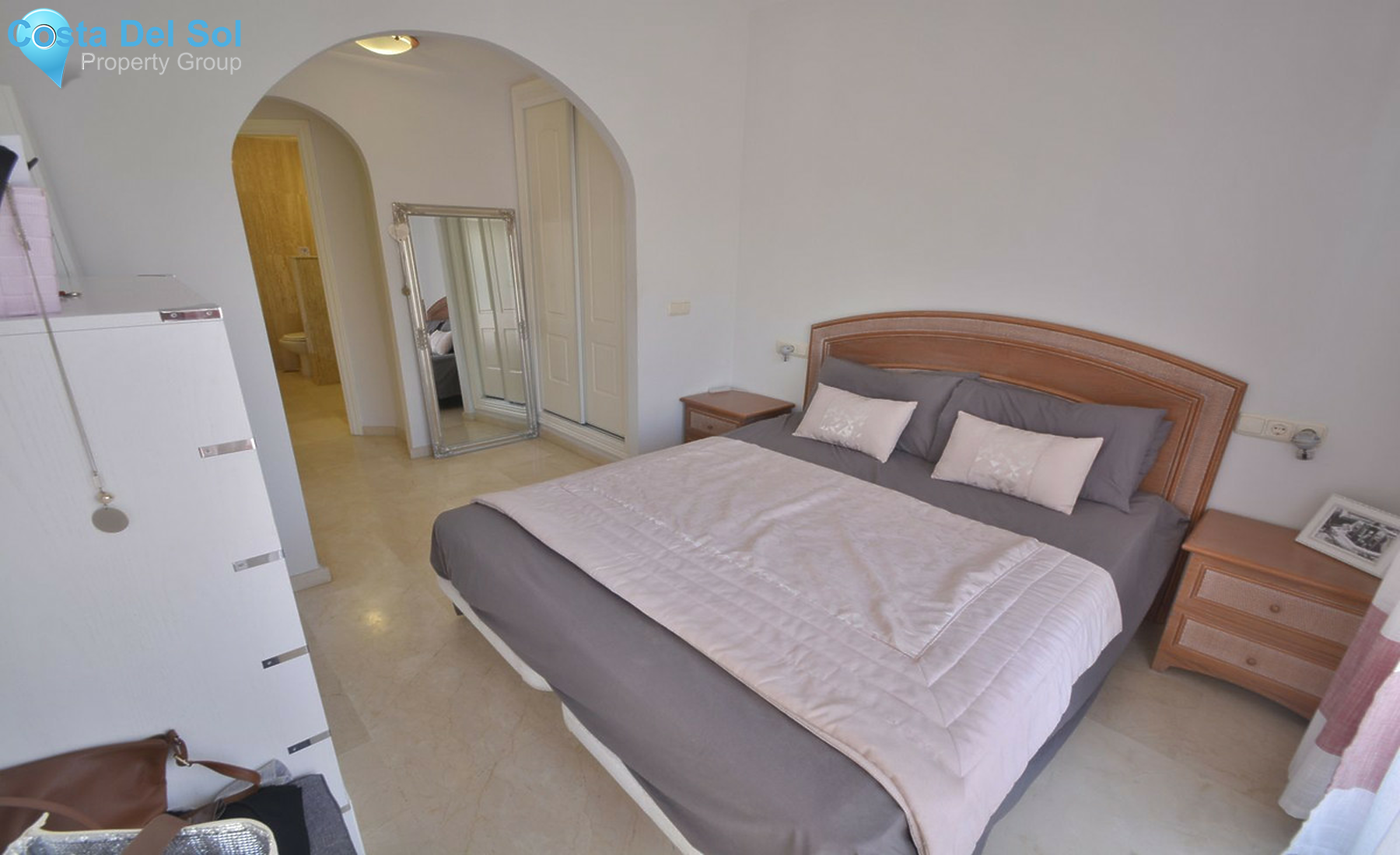 Middle Floor Apartment in Elviria-1255605