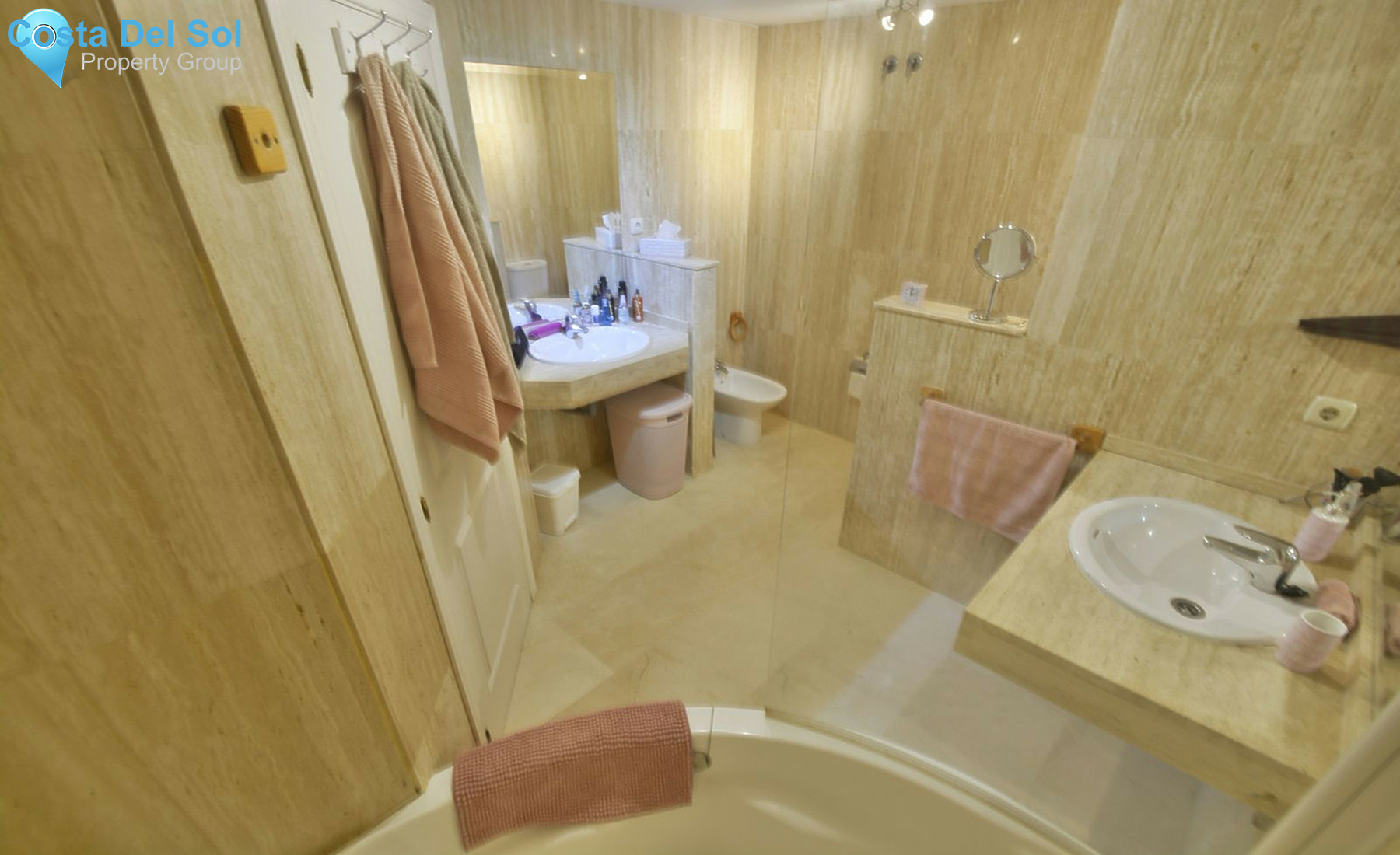 Middle Floor Apartment in Elviria-1255608