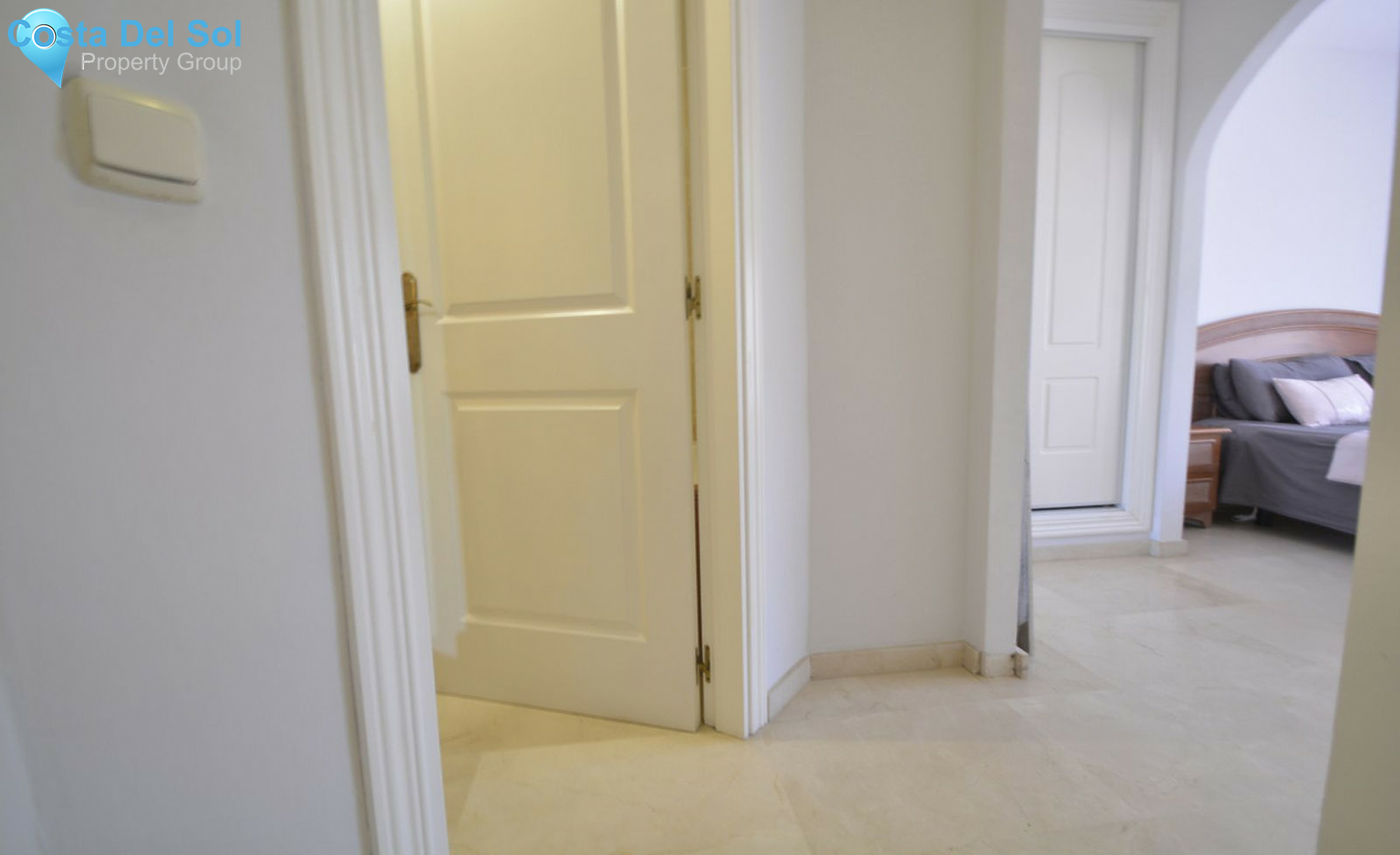 Middle Floor Apartment in Elviria-1255603