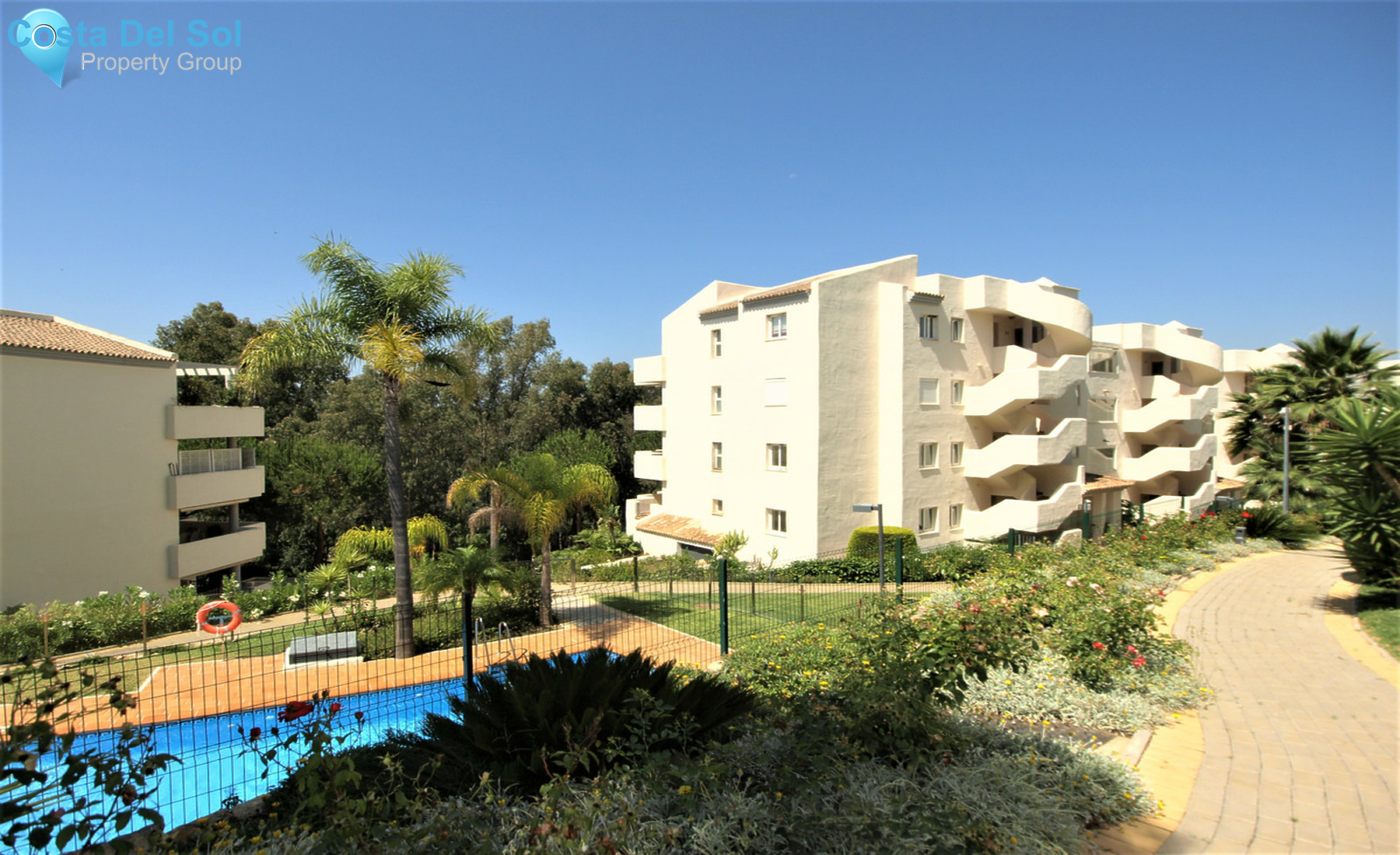 Middle Floor Apartment in Elviria-1319456