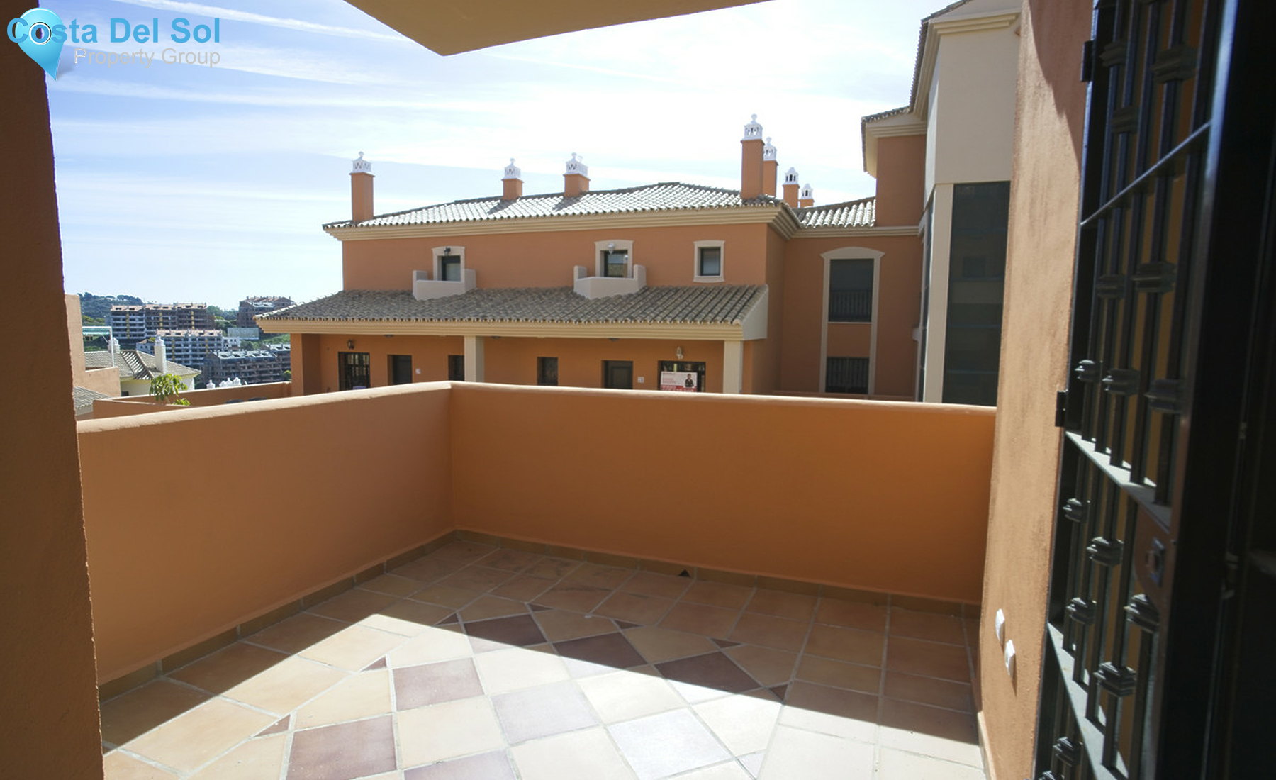 Middle Floor Apartment in Elviria-1355078