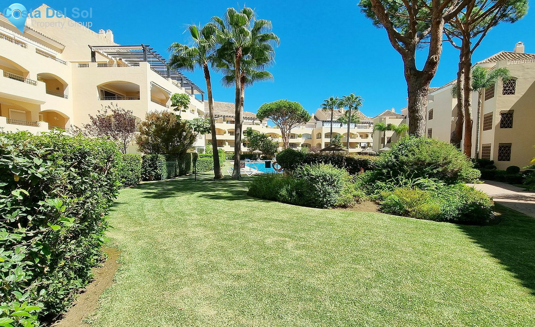 Middle Floor Apartment in Elviria-1407573
