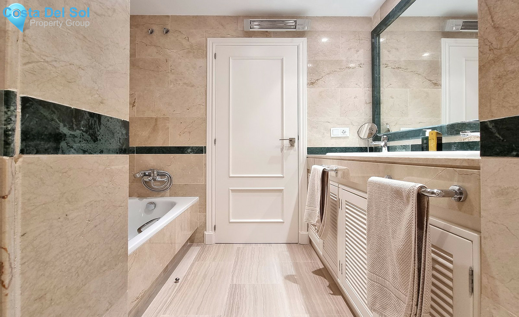 Middle Floor Apartment in Elviria-1407586