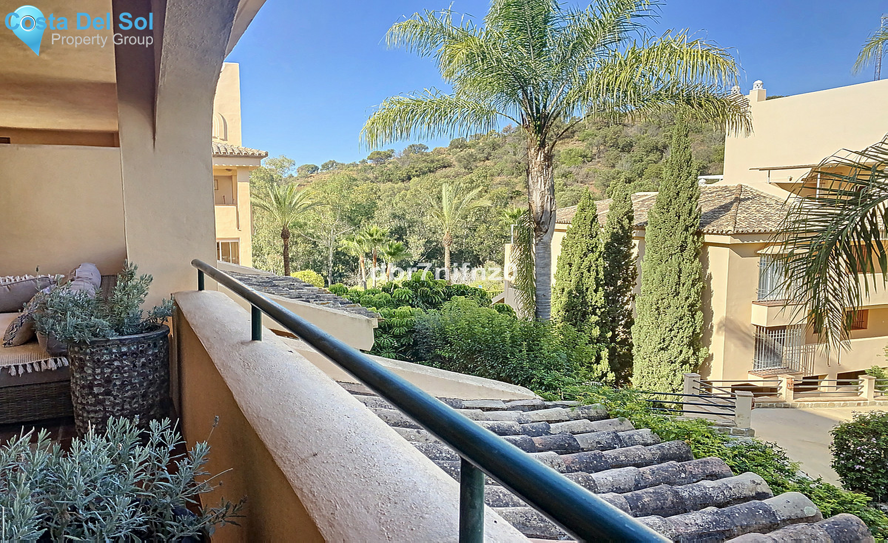 Middle Floor Apartment in Elviria-1439278