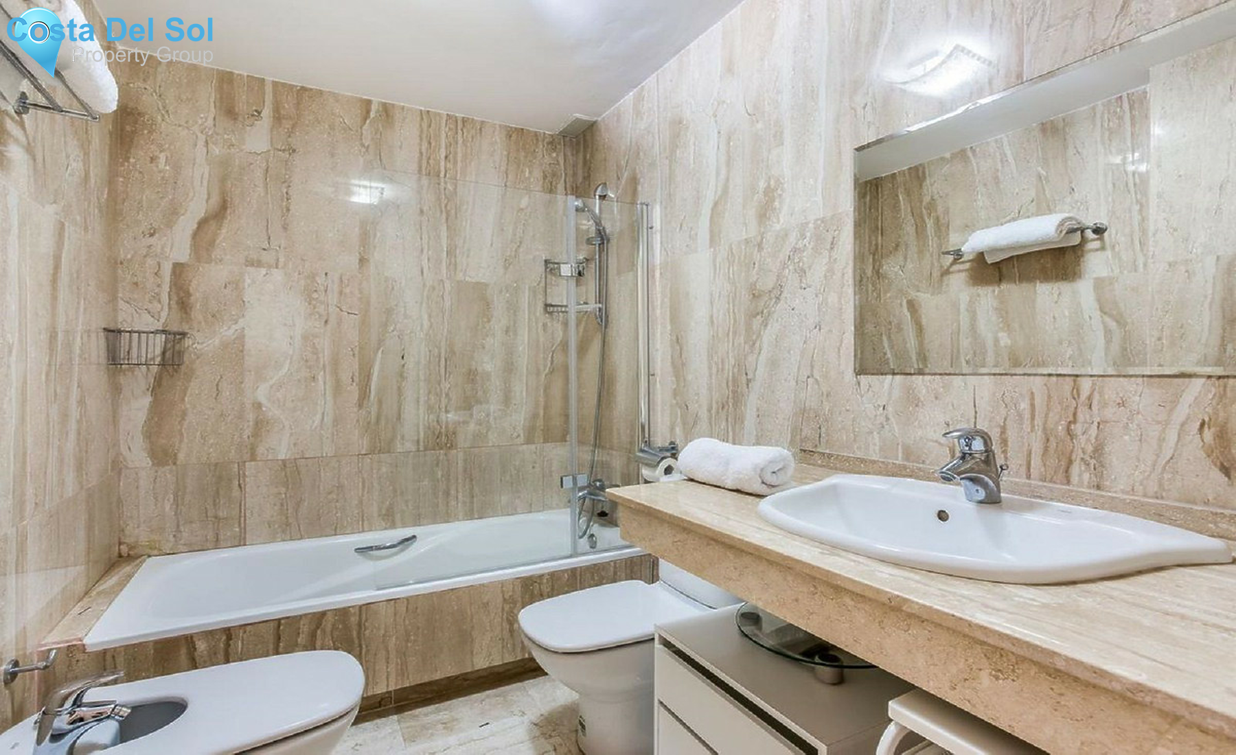 Middle Floor Apartment in Elviria-1440418