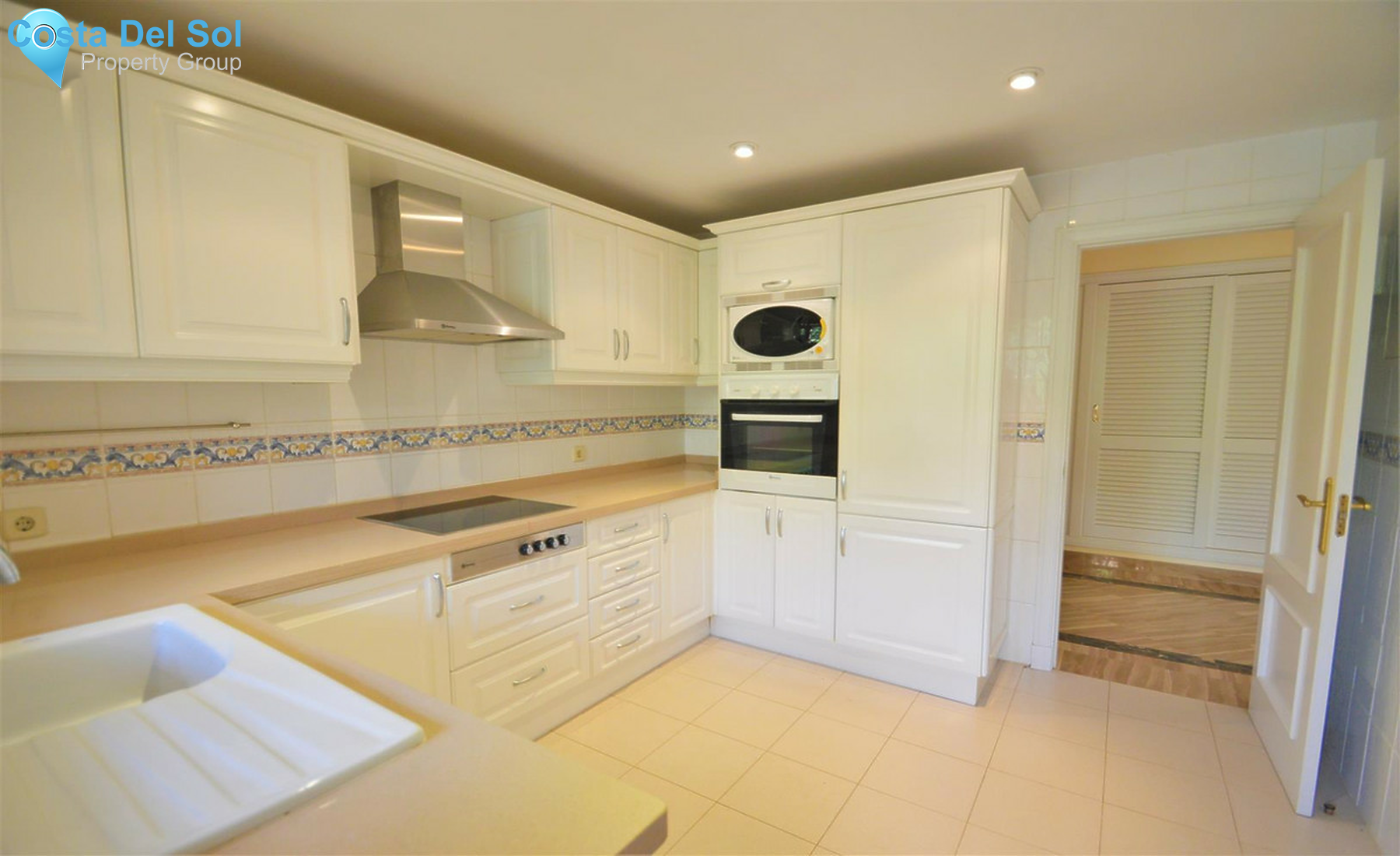 Middle Floor Apartment in Elviria-1450897