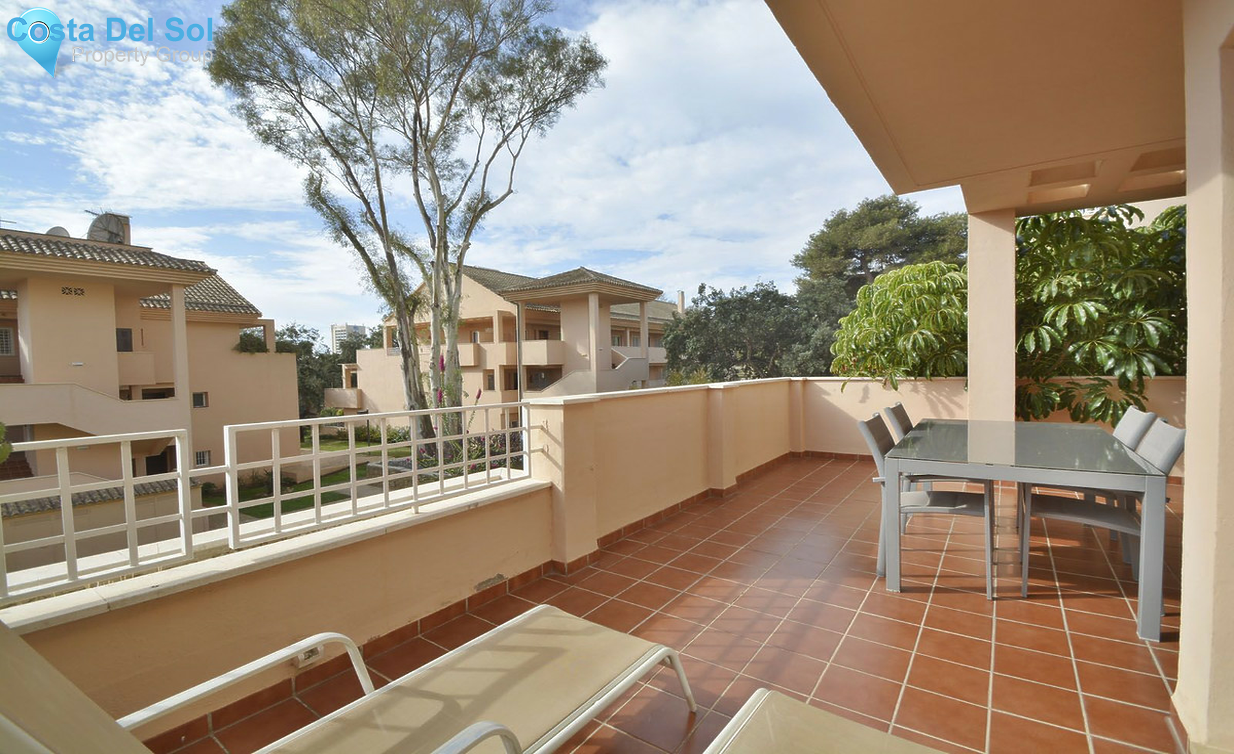 Middle Floor Apartment in Elviria-1505446