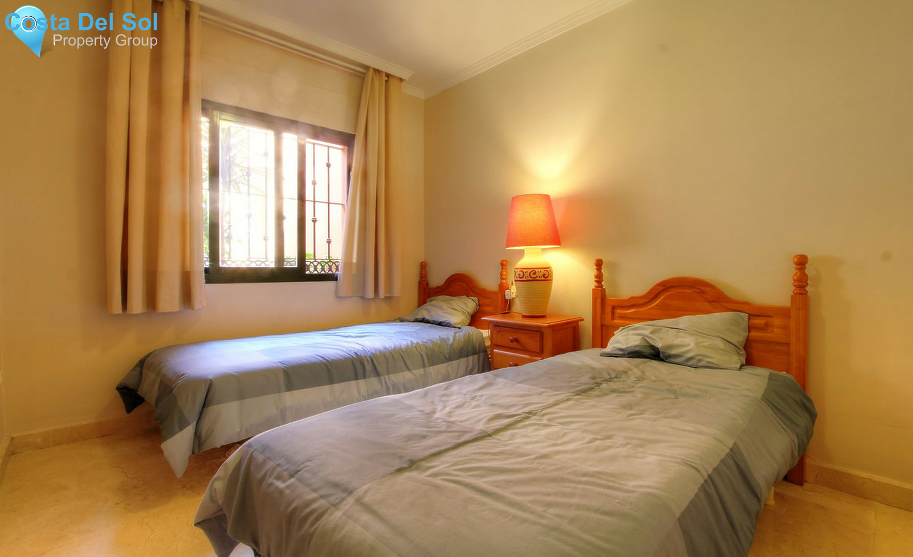 Middle Floor Apartment in Elviria-1508097