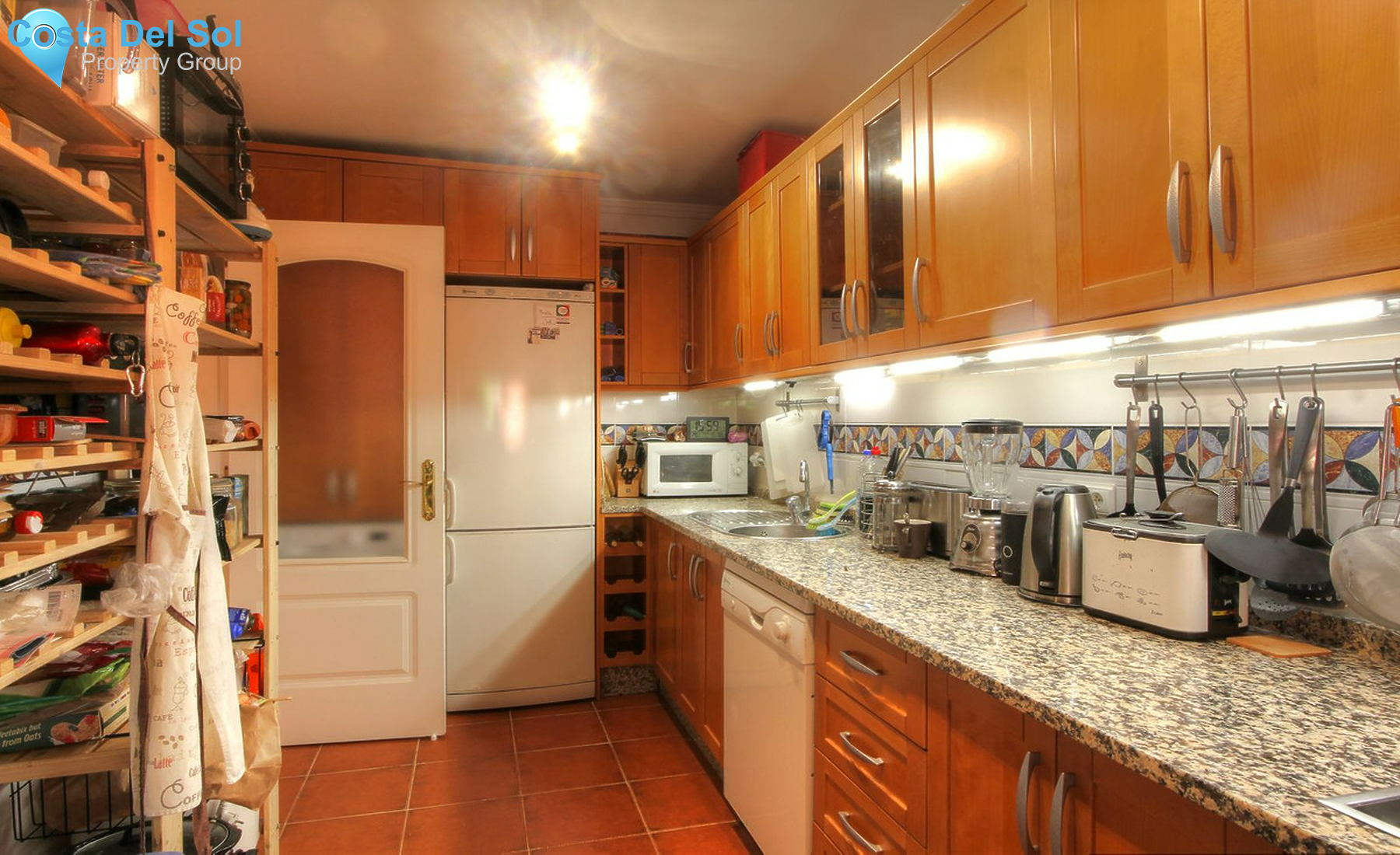 Middle Floor Apartment in Elviria-1508100
