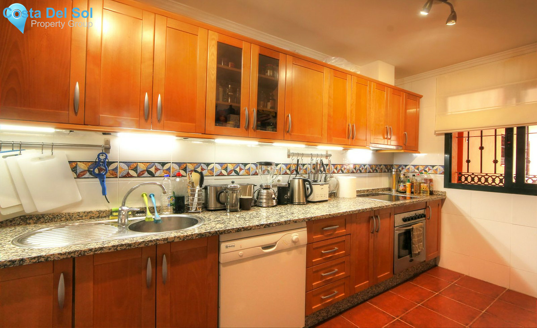 Middle Floor Apartment in Elviria-1508101