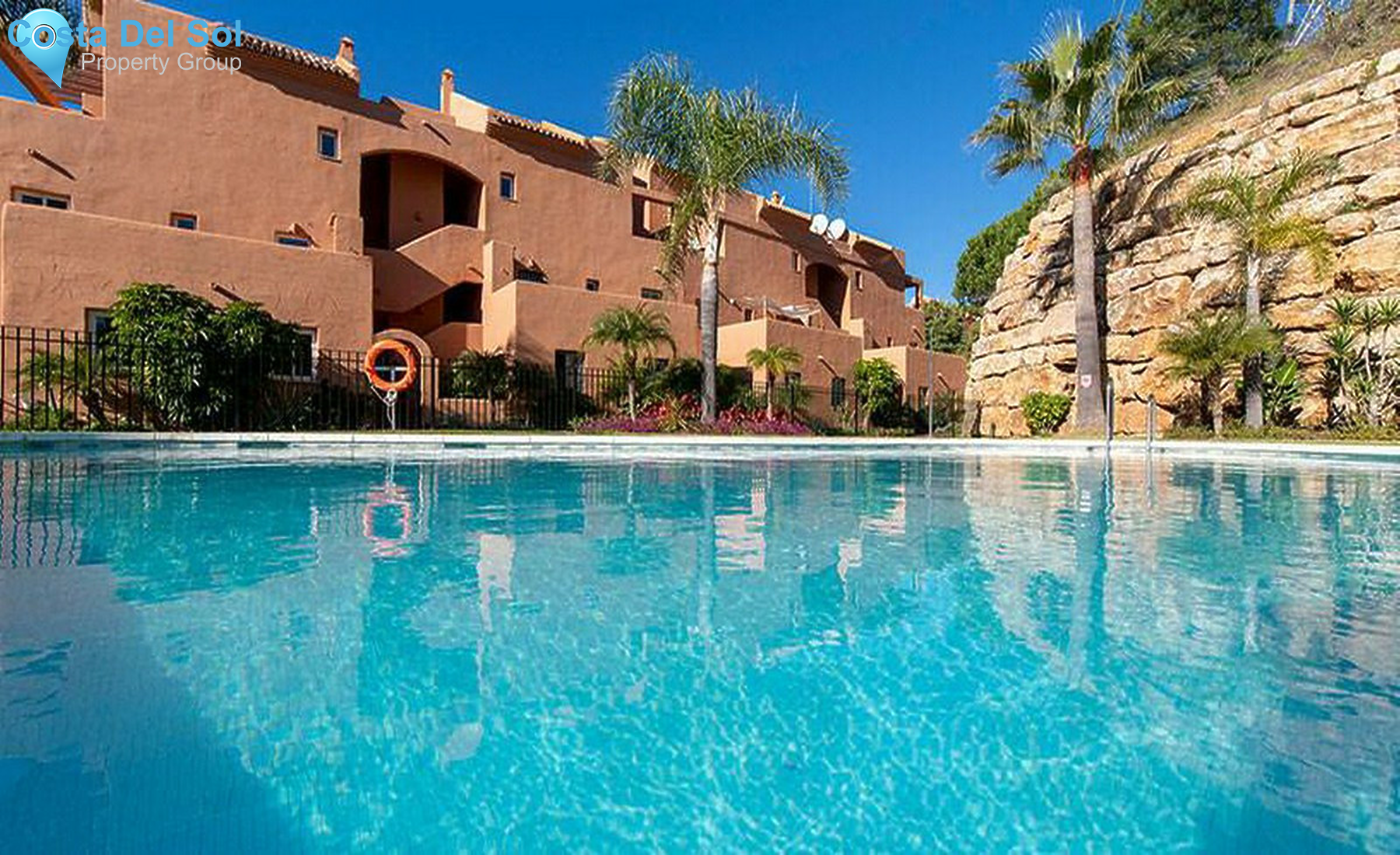 Middle Floor Apartment in Elviria-1510875