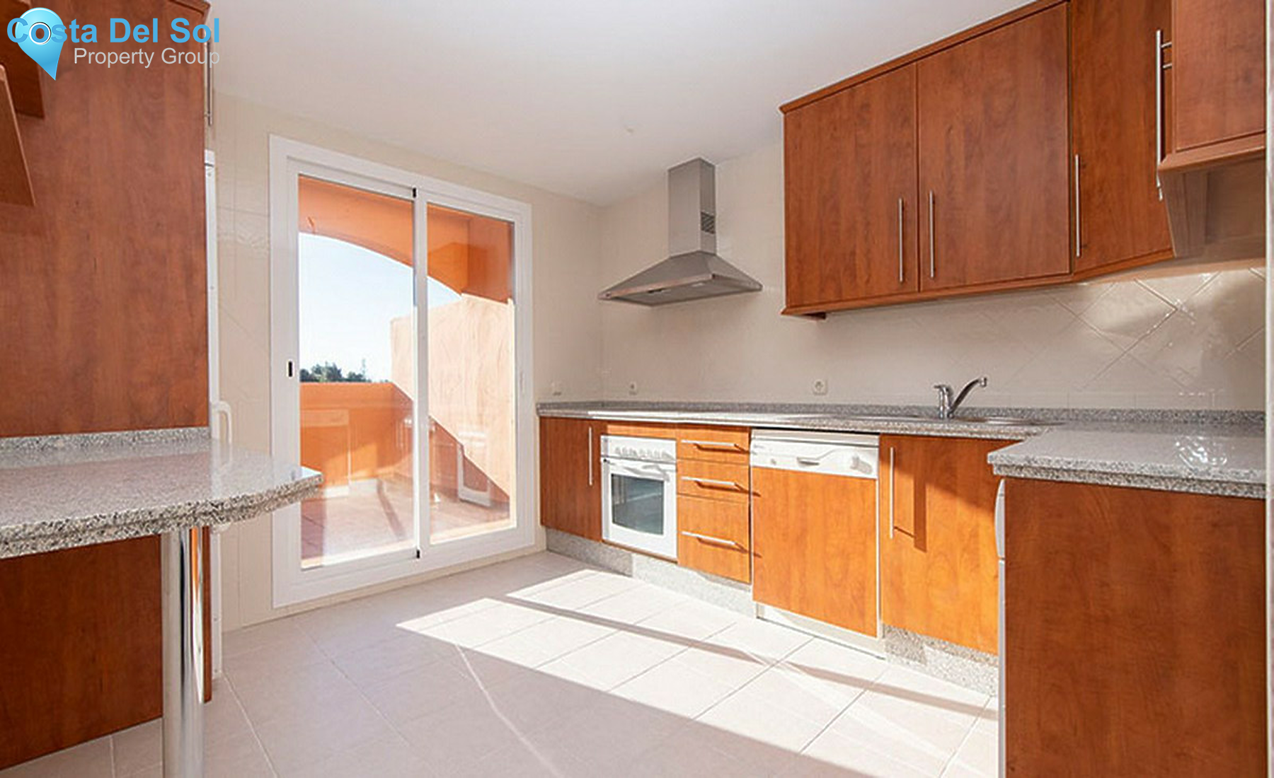 Middle Floor Apartment in Elviria-1510888