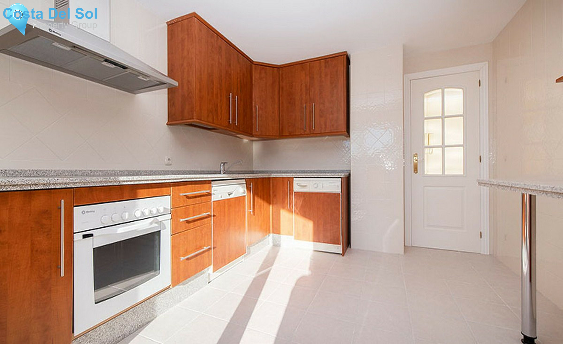 Middle Floor Apartment in Elviria-1510890