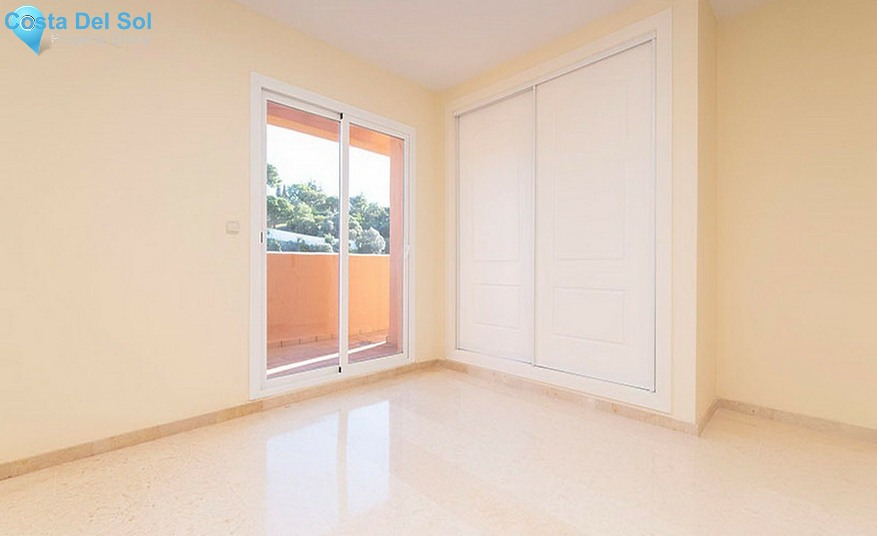 Middle Floor Apartment in Elviria-1510894