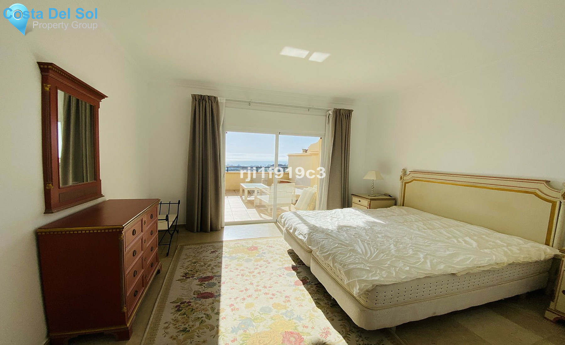 Middle Floor Apartment in Elviria-1558805