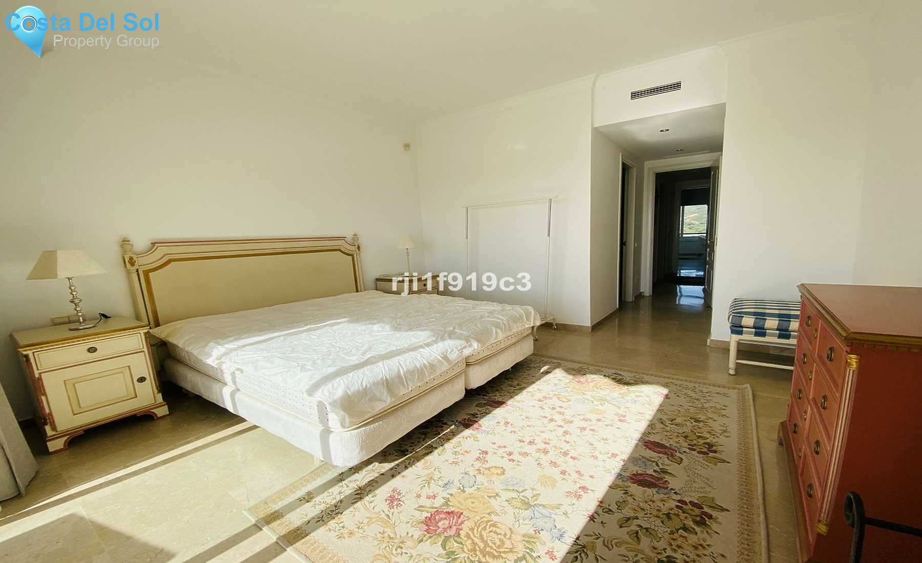 Middle Floor Apartment in Elviria-1558806