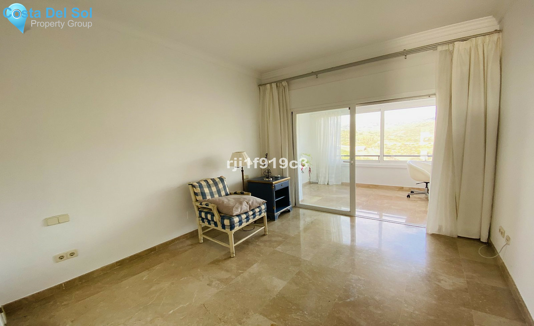 Middle Floor Apartment in Elviria-1558807