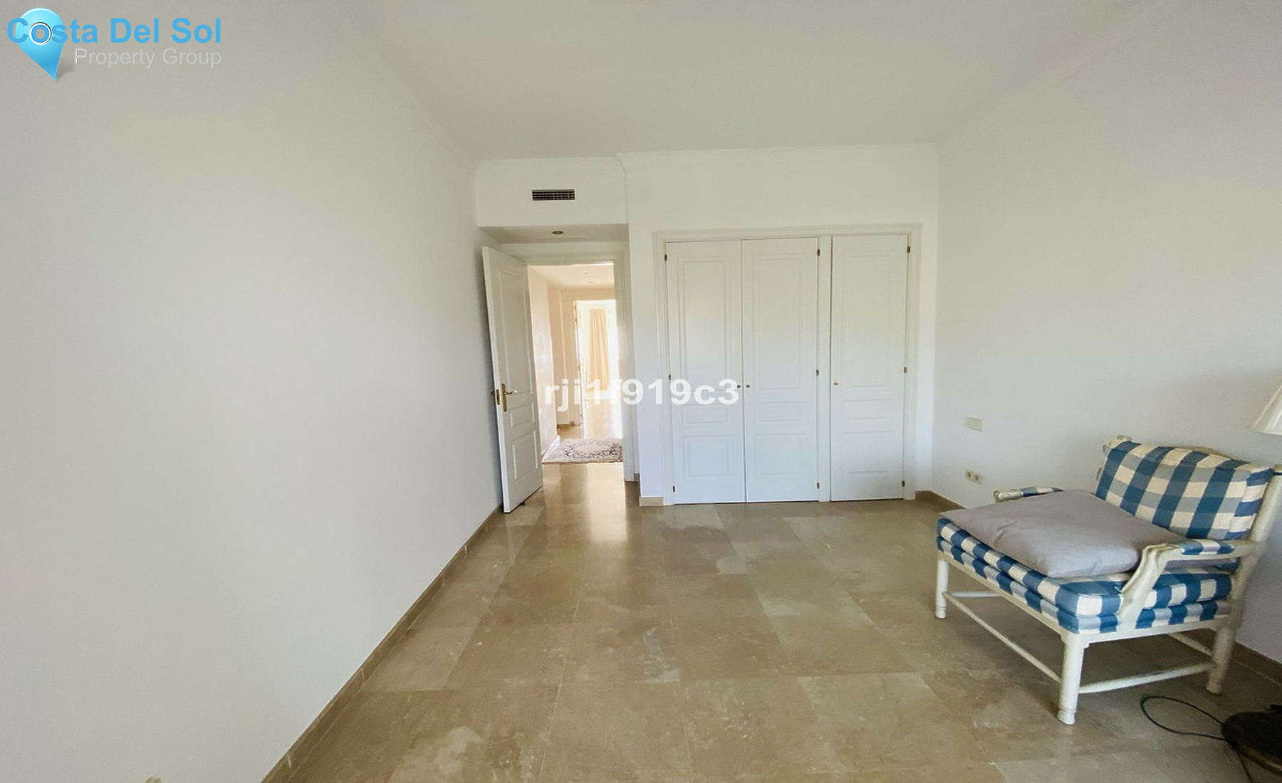 Middle Floor Apartment in Elviria-1558809