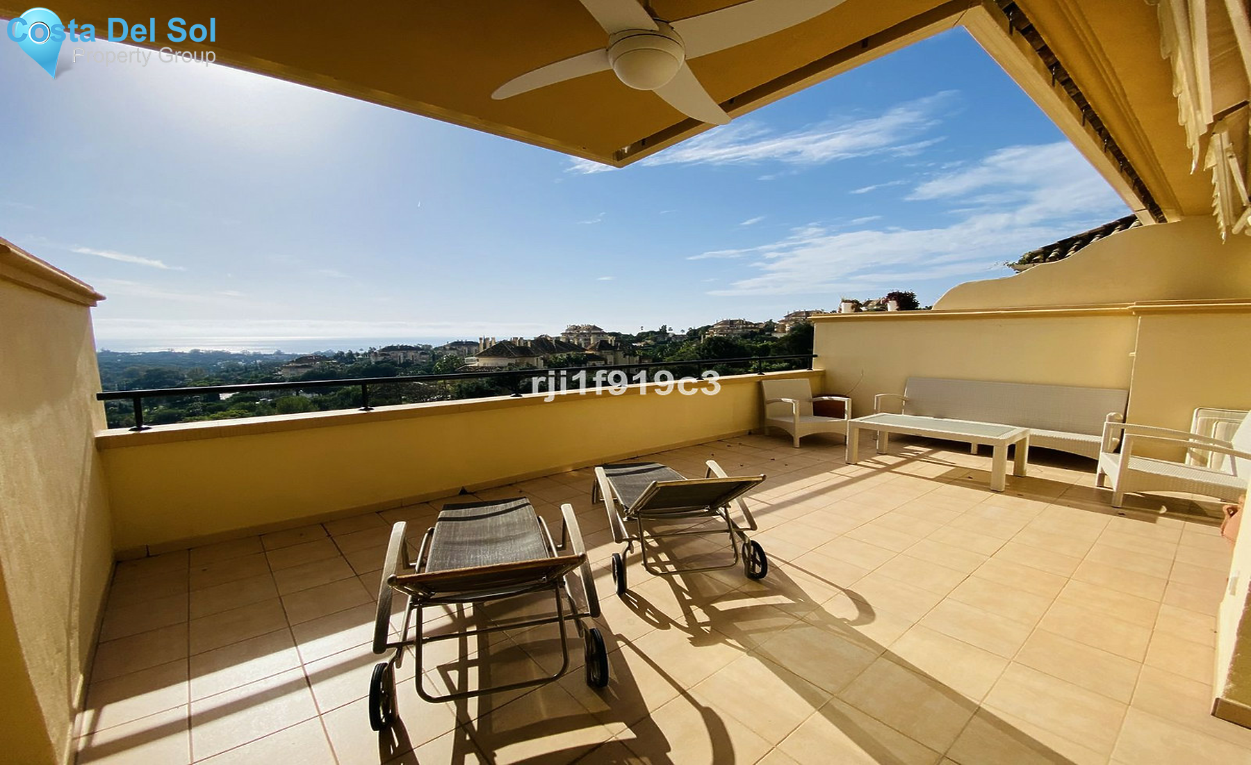 Middle Floor Apartment in Elviria-1558812